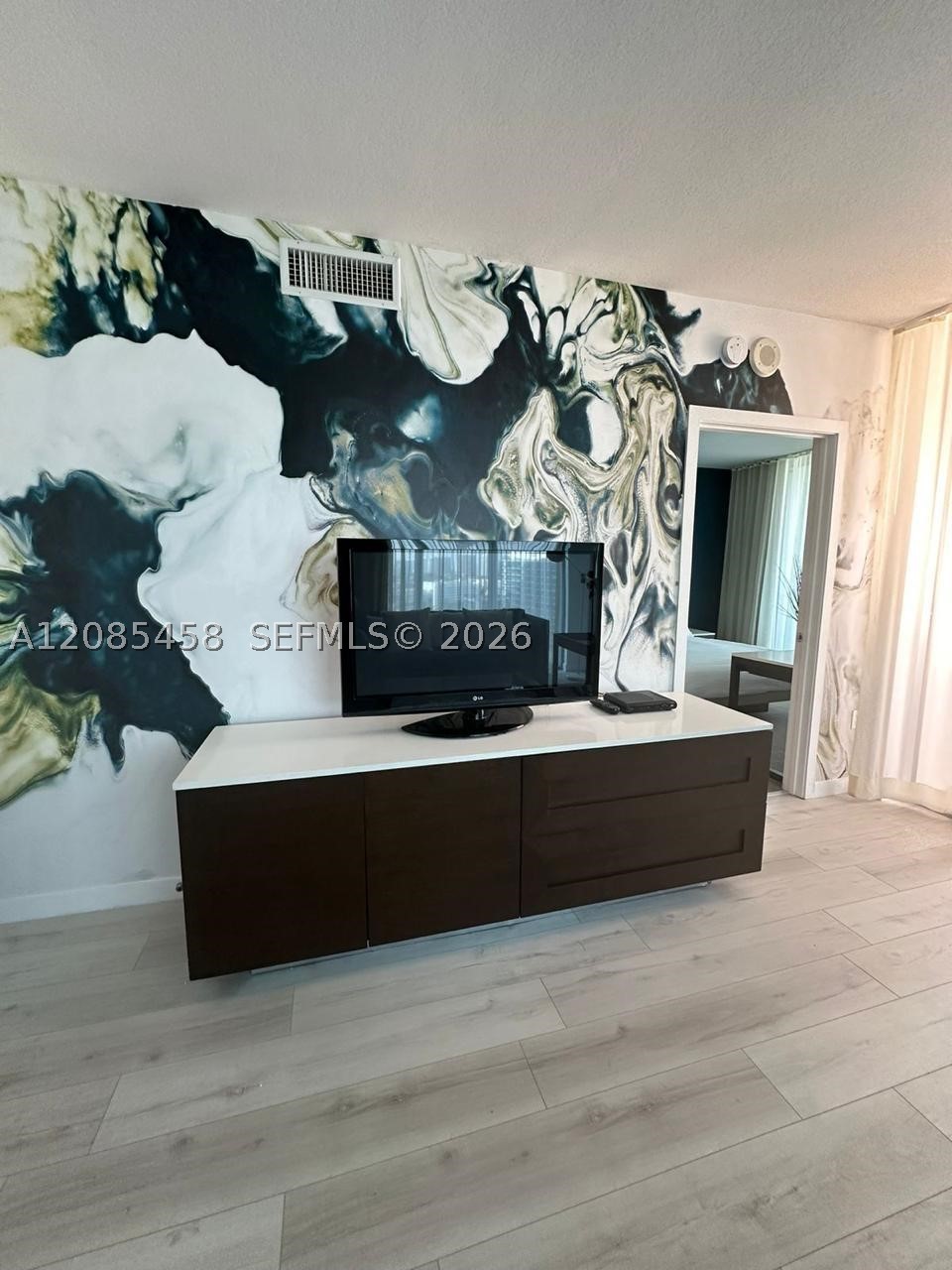17315 Collins Ave 2006 Property Photo 8