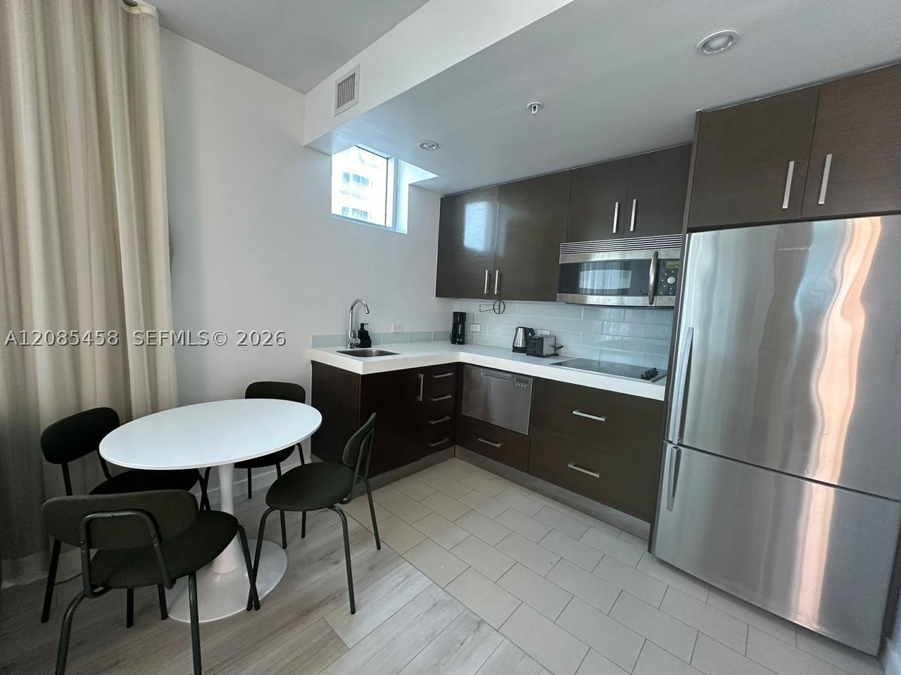 17315 Collins Ave 2006 Property Photo 10