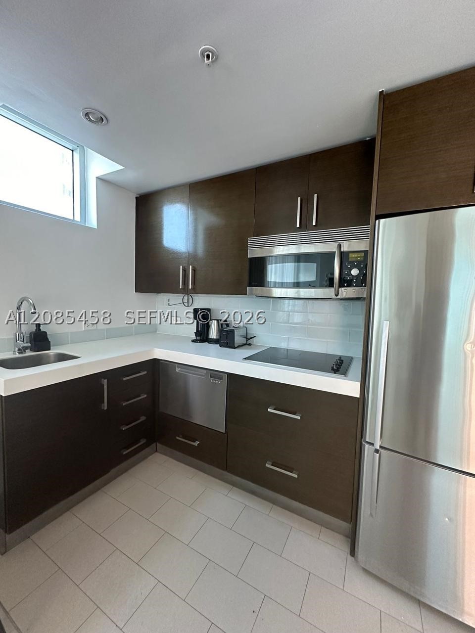 17315 Collins Ave 2006 Property Photo 12