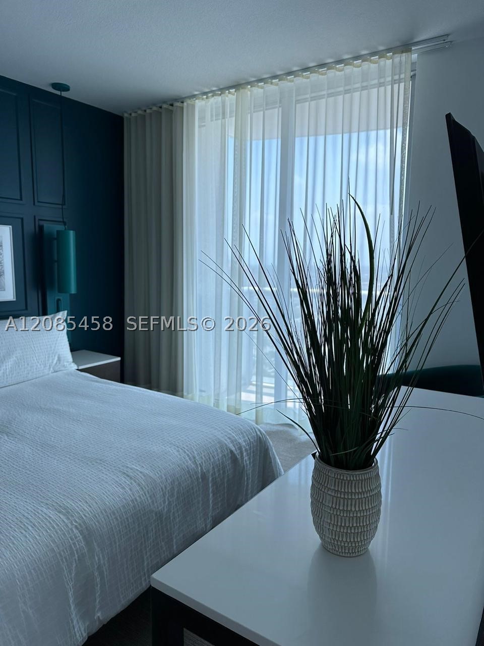 17315 Collins Ave 2006 Property Photo 14