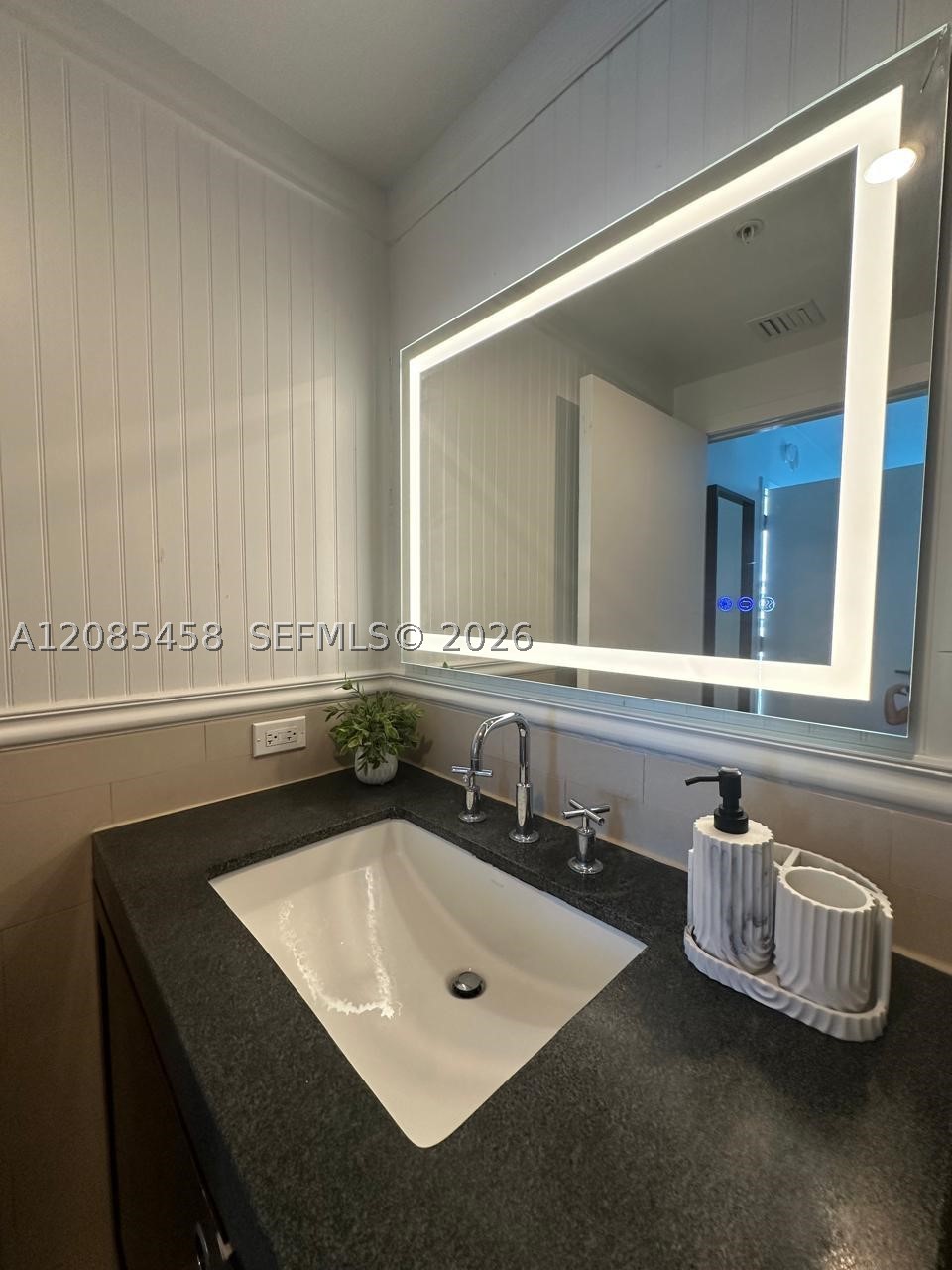 17315 Collins Ave 2006 Property Photo 15