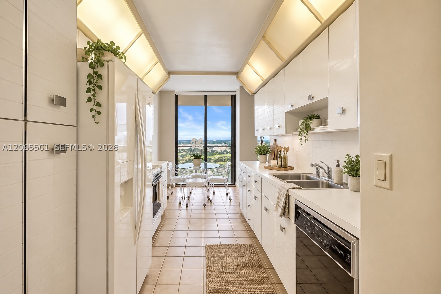 19500 Turnberry Way 23c Property Photo 6