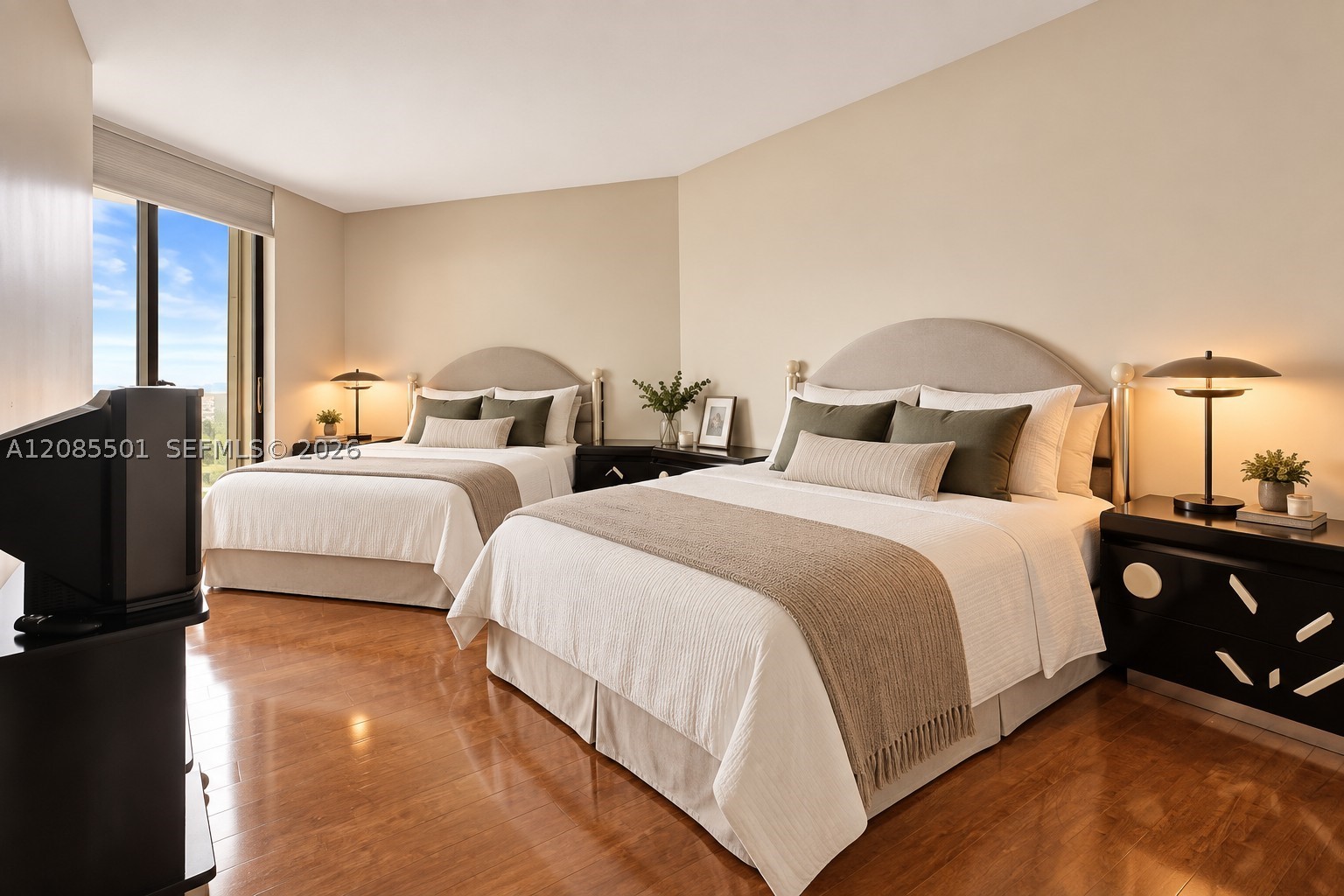 19500 Turnberry Way 23c Property Photo 12