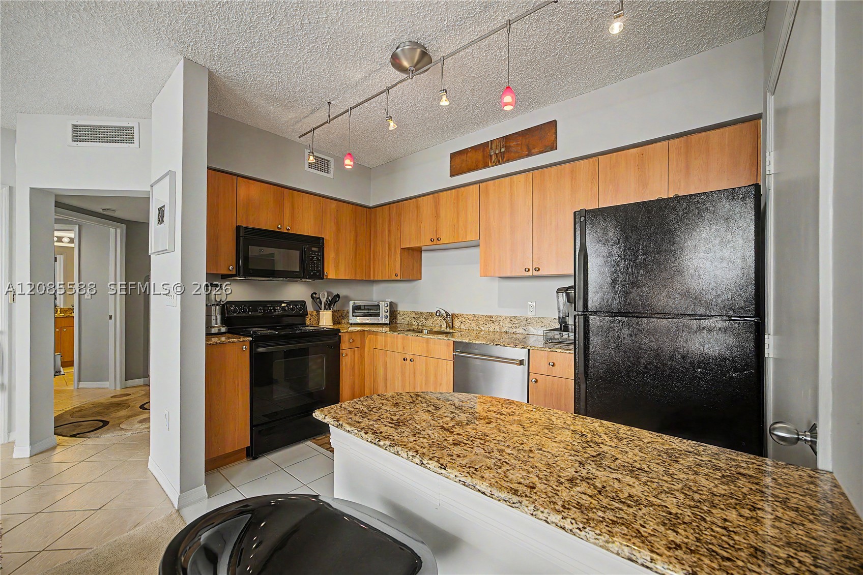 1330 West Ave 2412 Property Photo 6