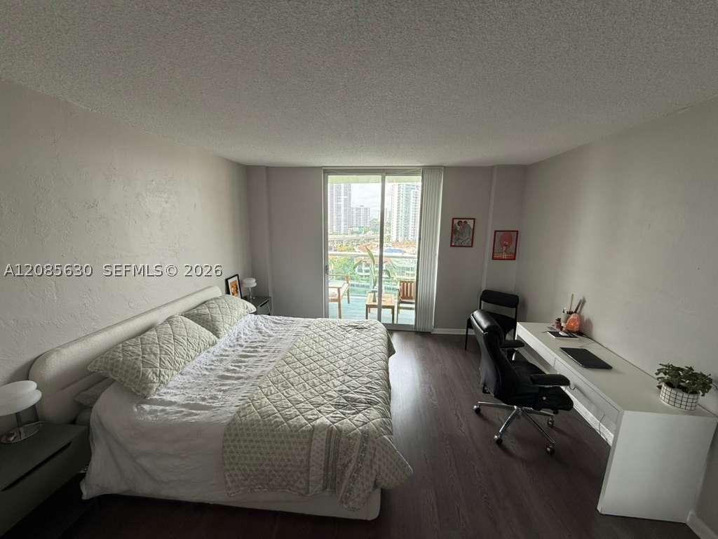 19390 Collins Ave 1217 Property Photo 3