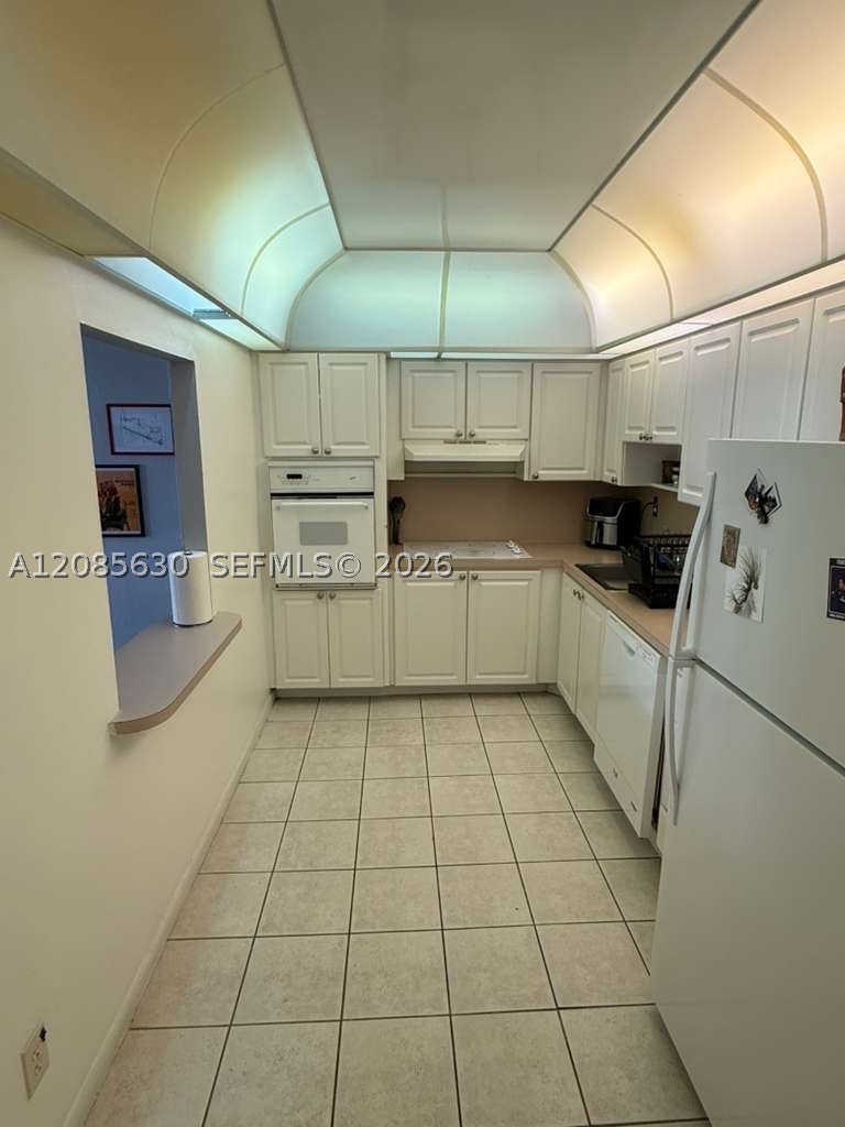19390 Collins Ave 1217 Property Photo 9