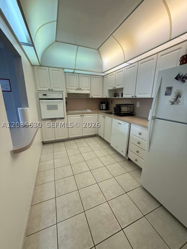 19390 Collins Ave 1217 Property Photo 10