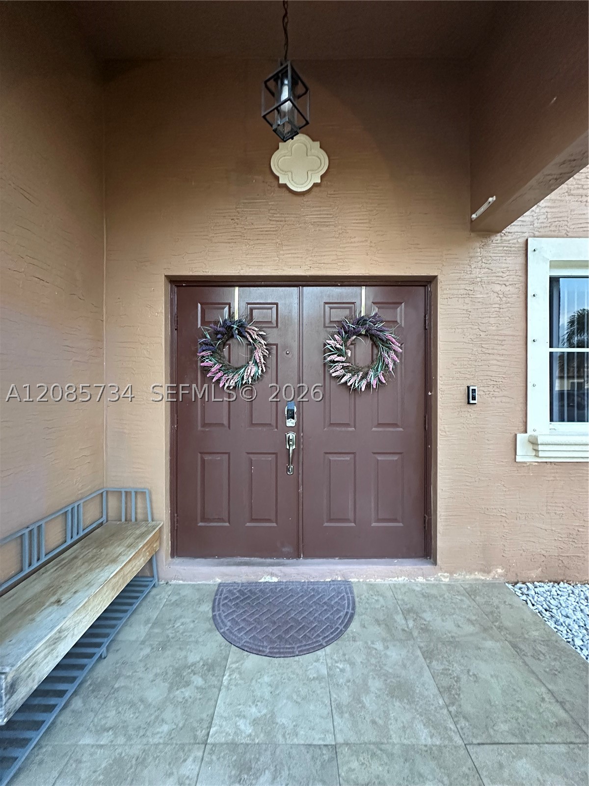 1240 Ne 41st Pl Property Photo 4