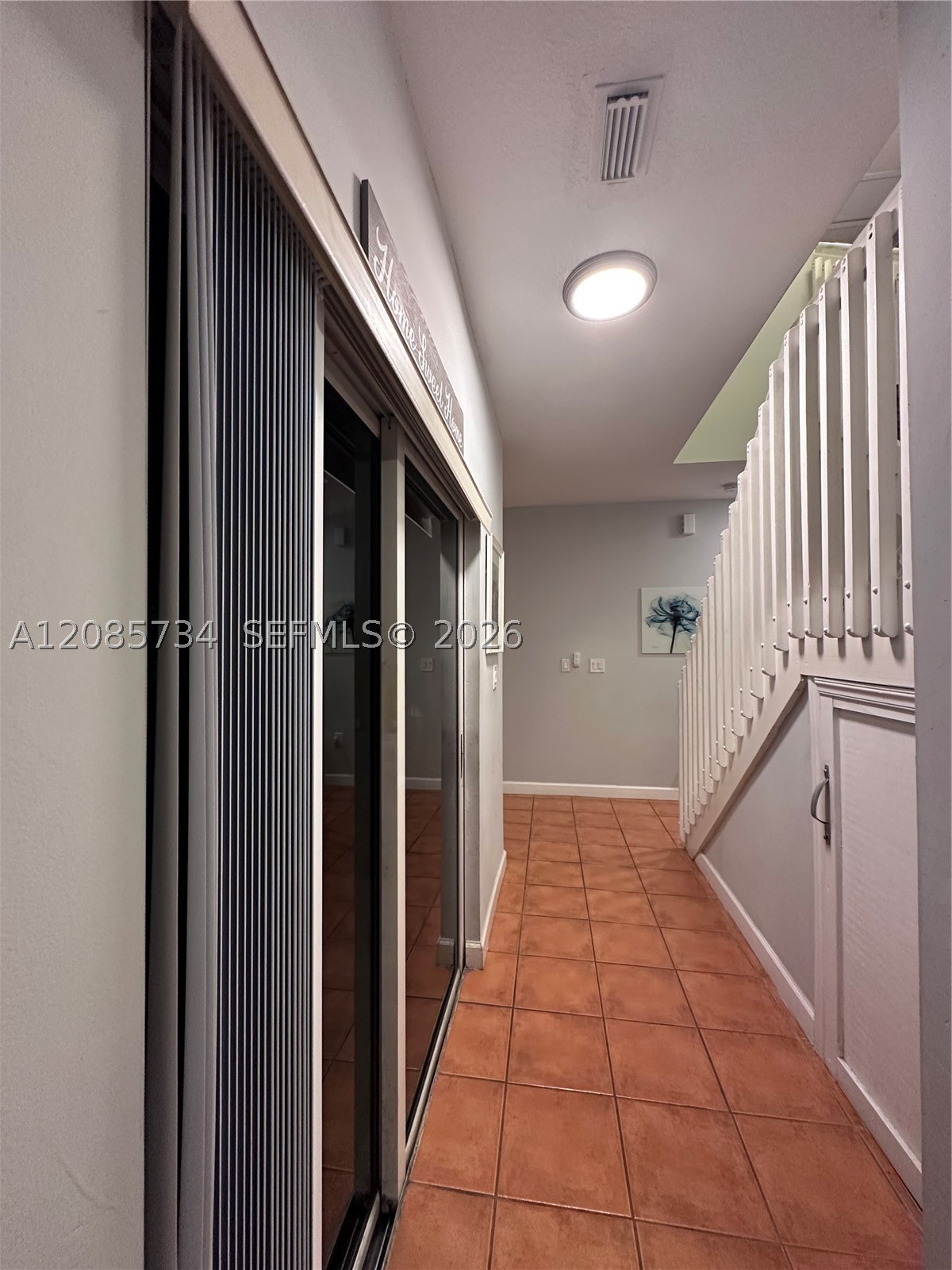 1240 Ne 41st Pl Property Photo 5