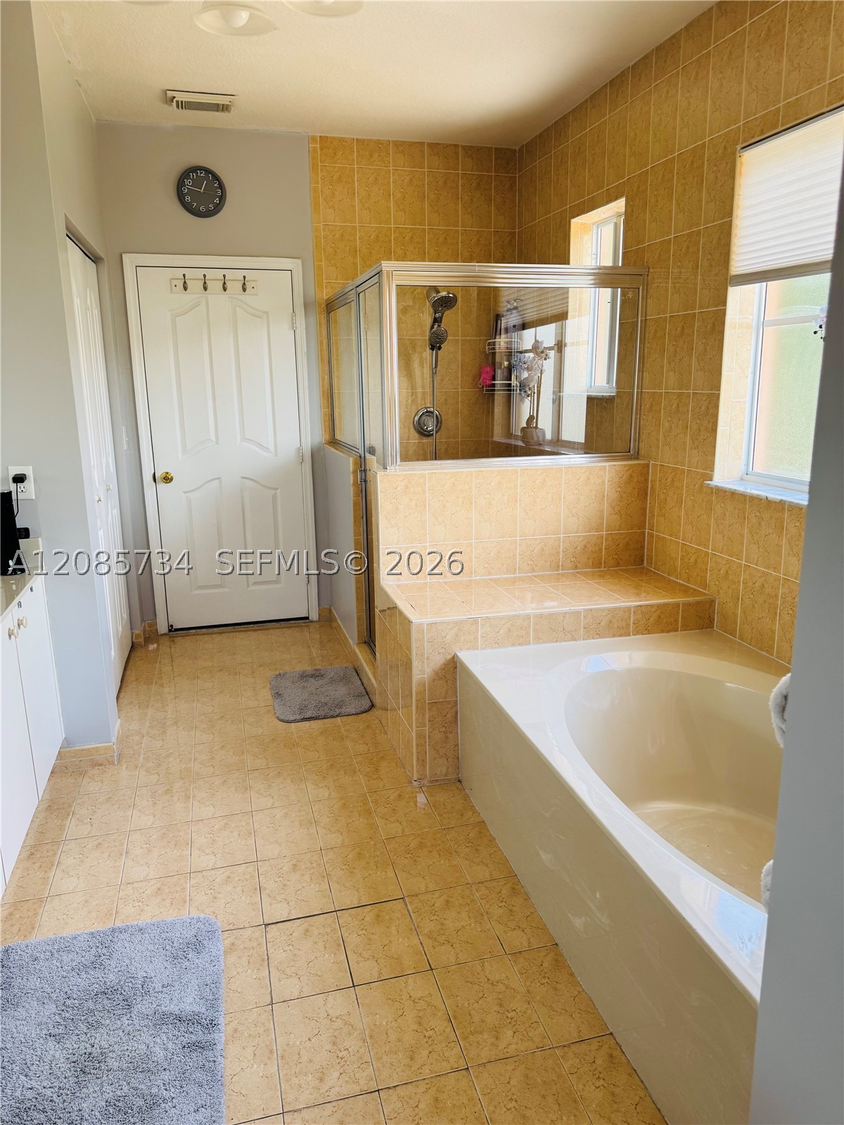 1240 Ne 41st Pl Property Photo 20