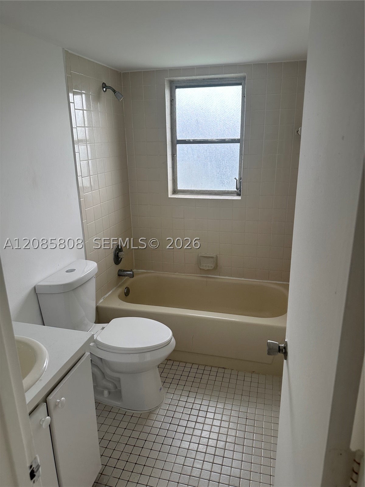 8730 N Sherman Cir 308 Property Photo 6