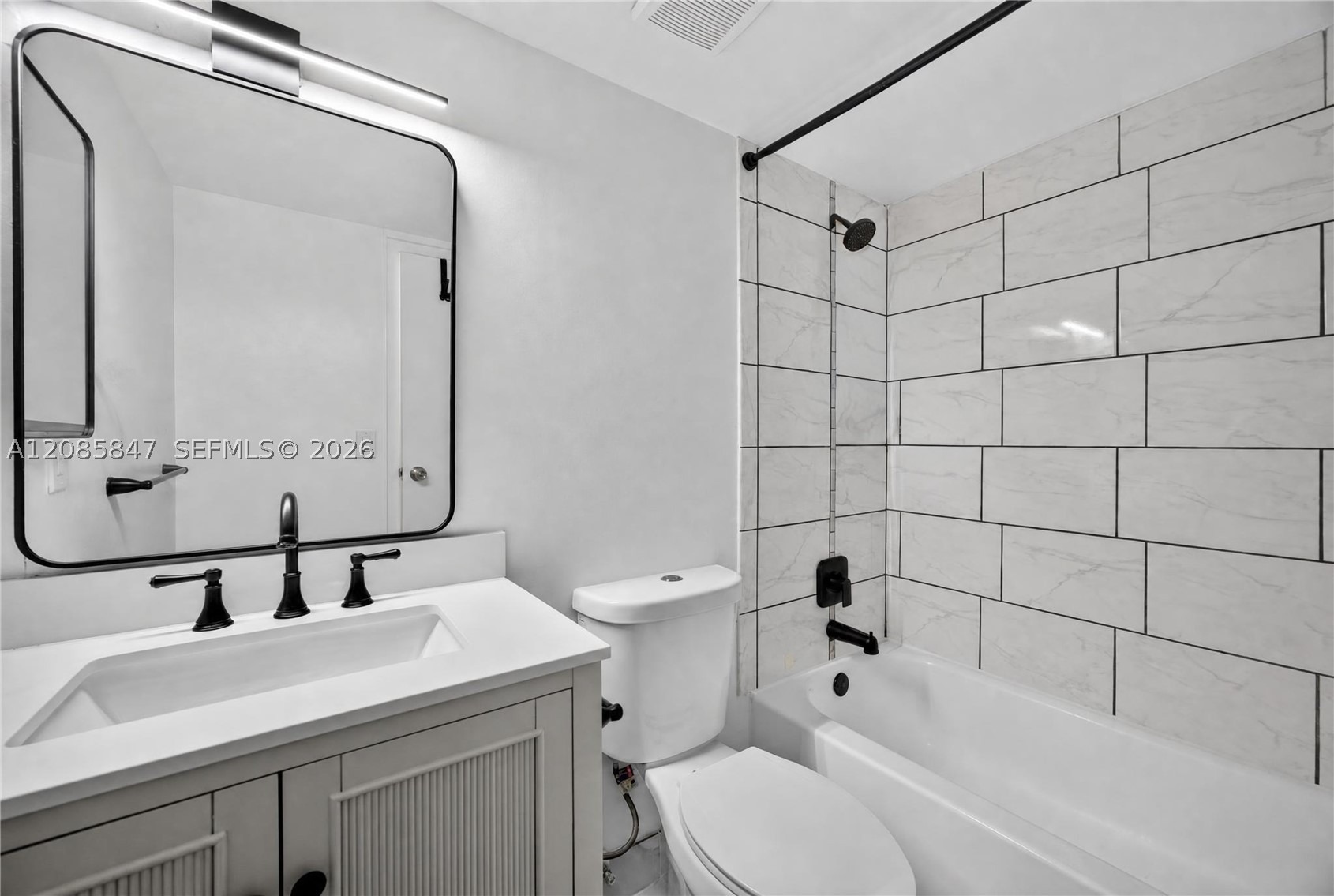 5767 Washington St F22 Property Photo 7