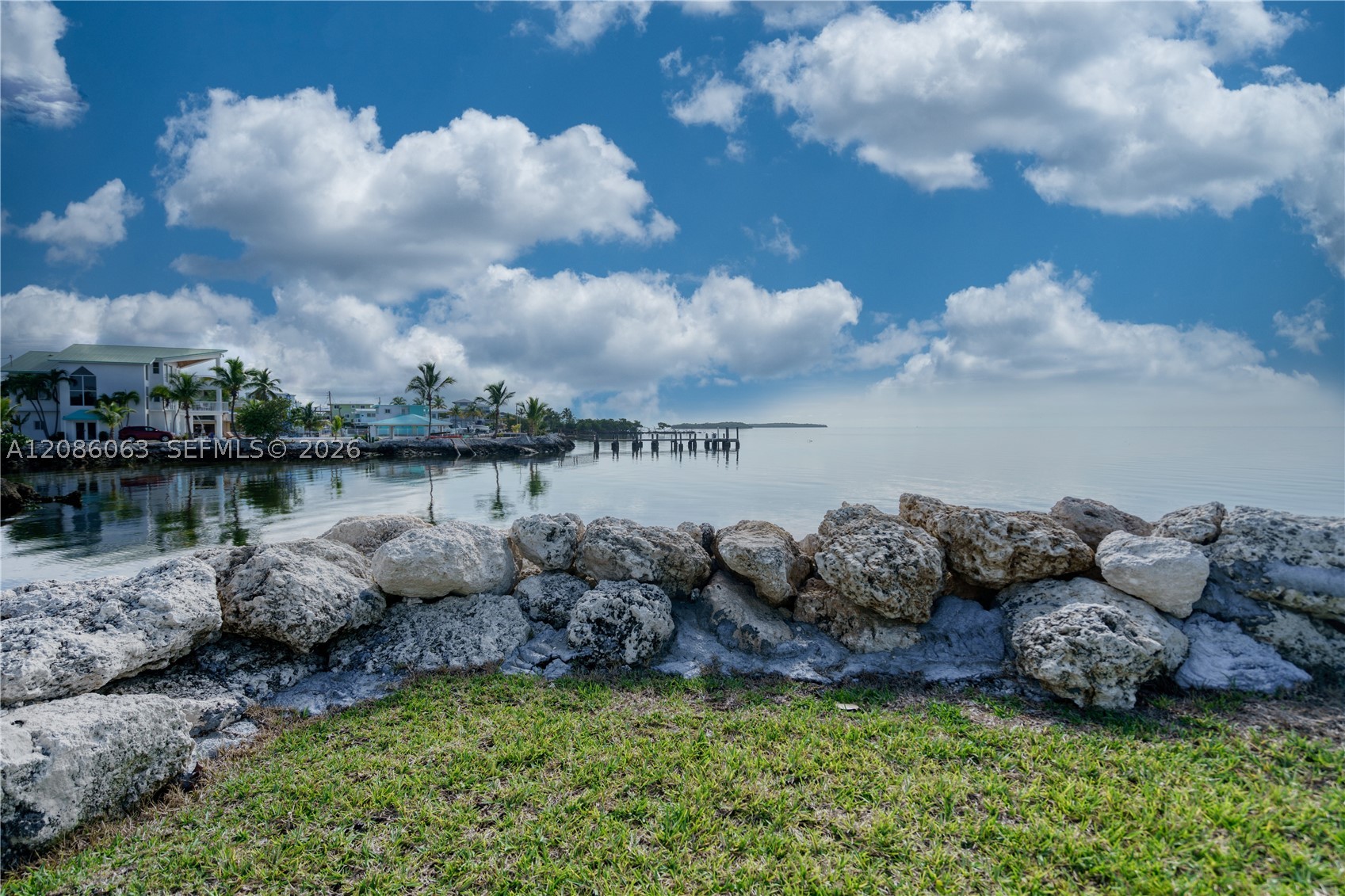 94825 Oversea Property Photo 12