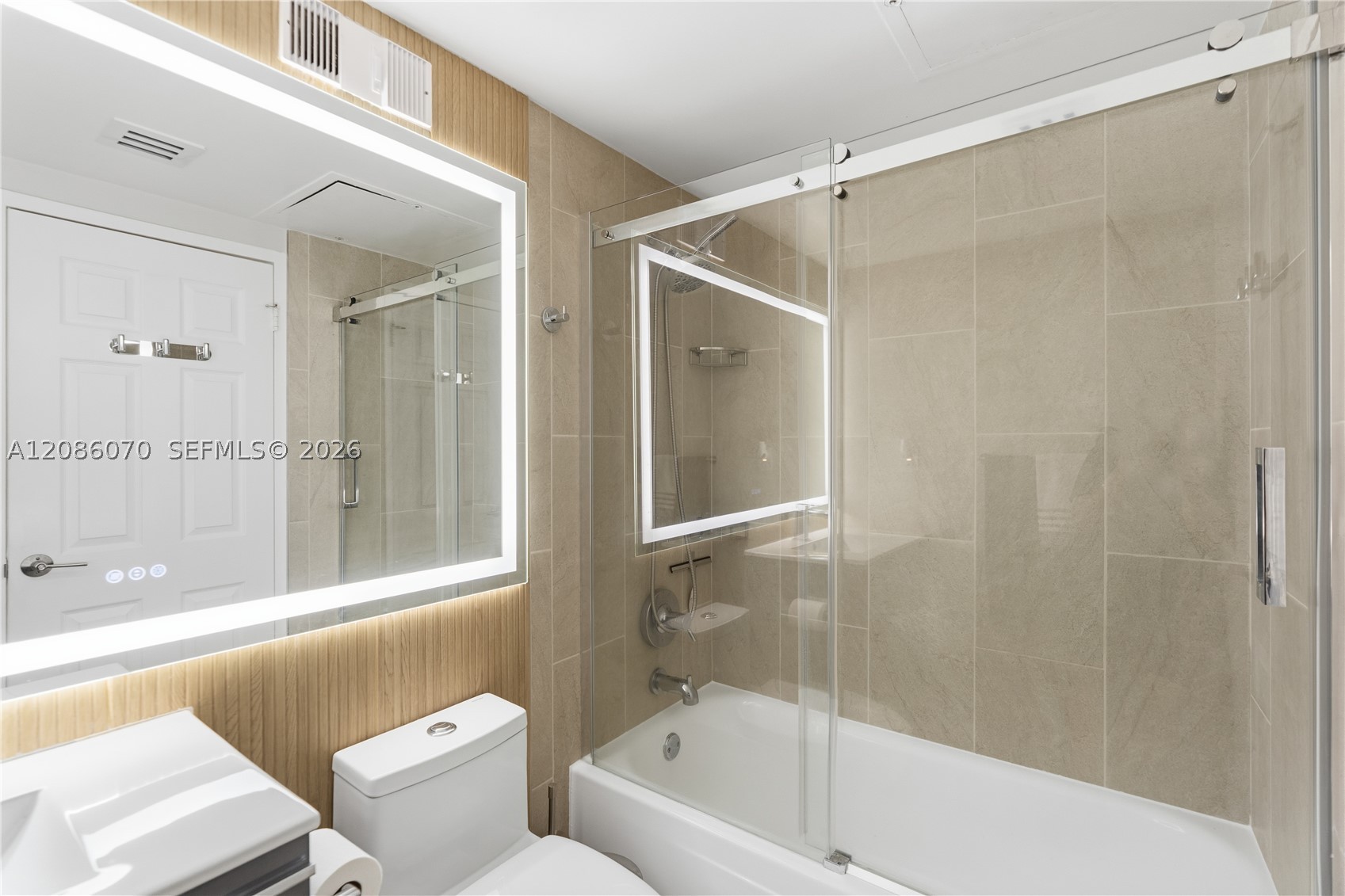 2501 S Ocean Dr 927 (available) Property Photo 9