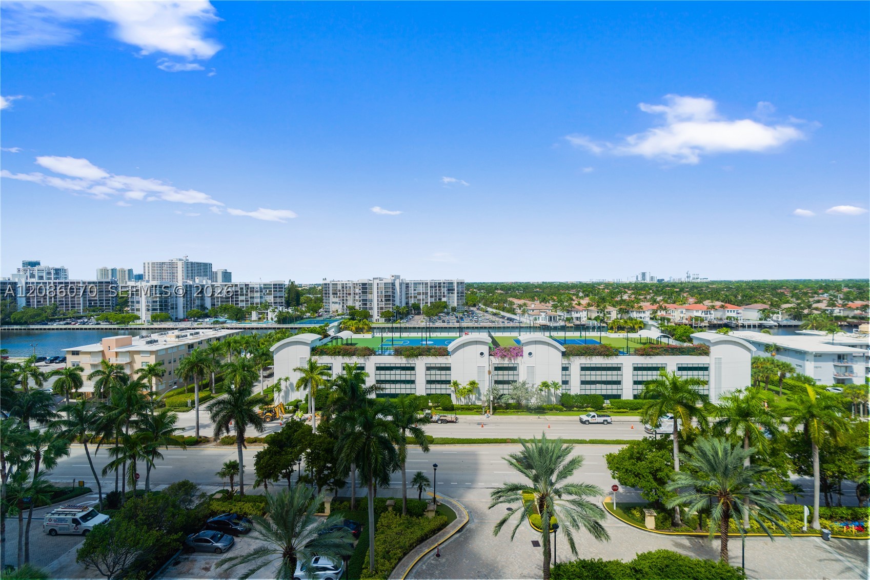 2501 S Ocean Dr 927 (available) Property Photo 24