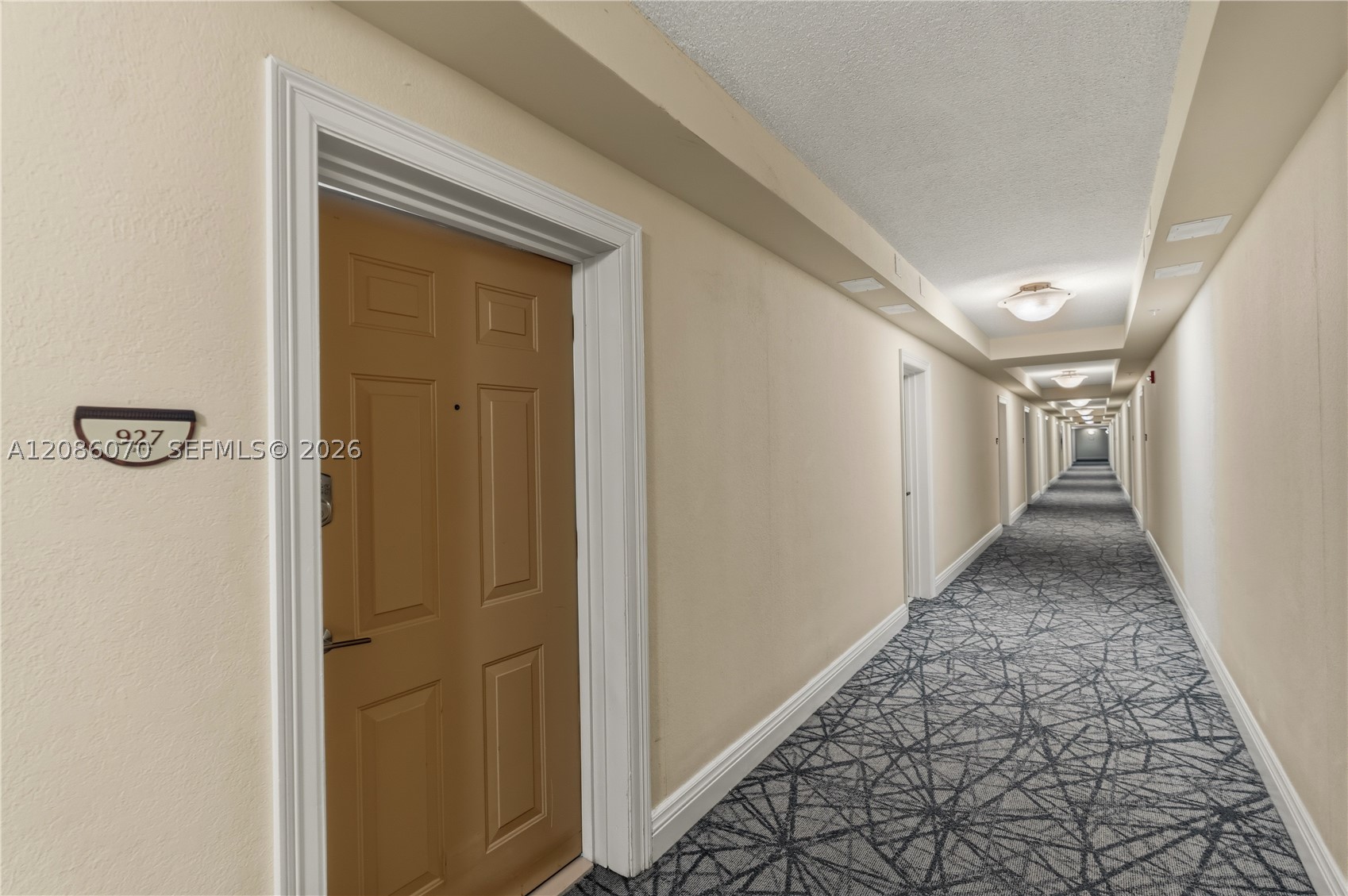 2501 S Ocean Dr 927 (available) Property Photo 25