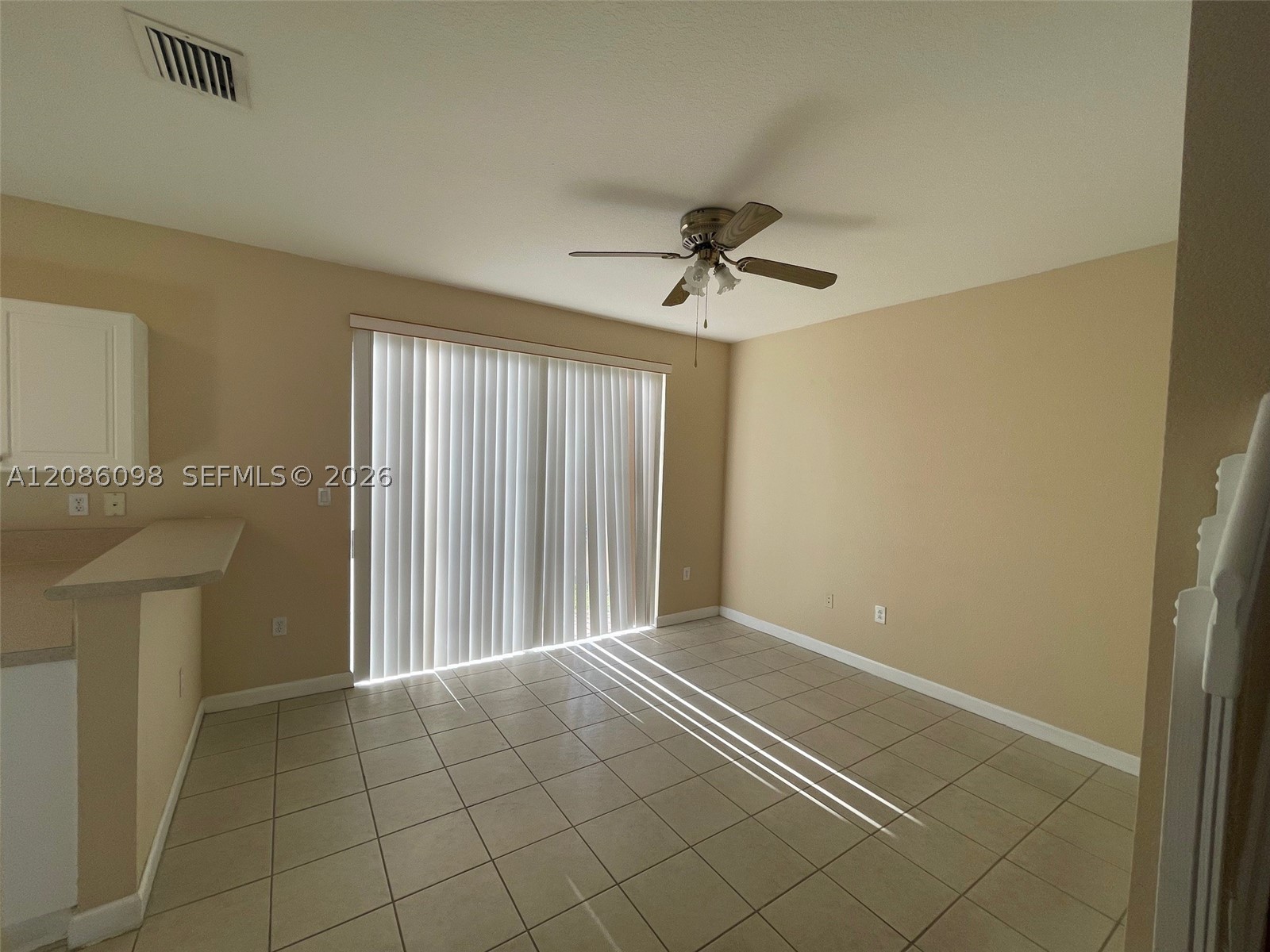 992 Ne 41st Pl Property Photo 4