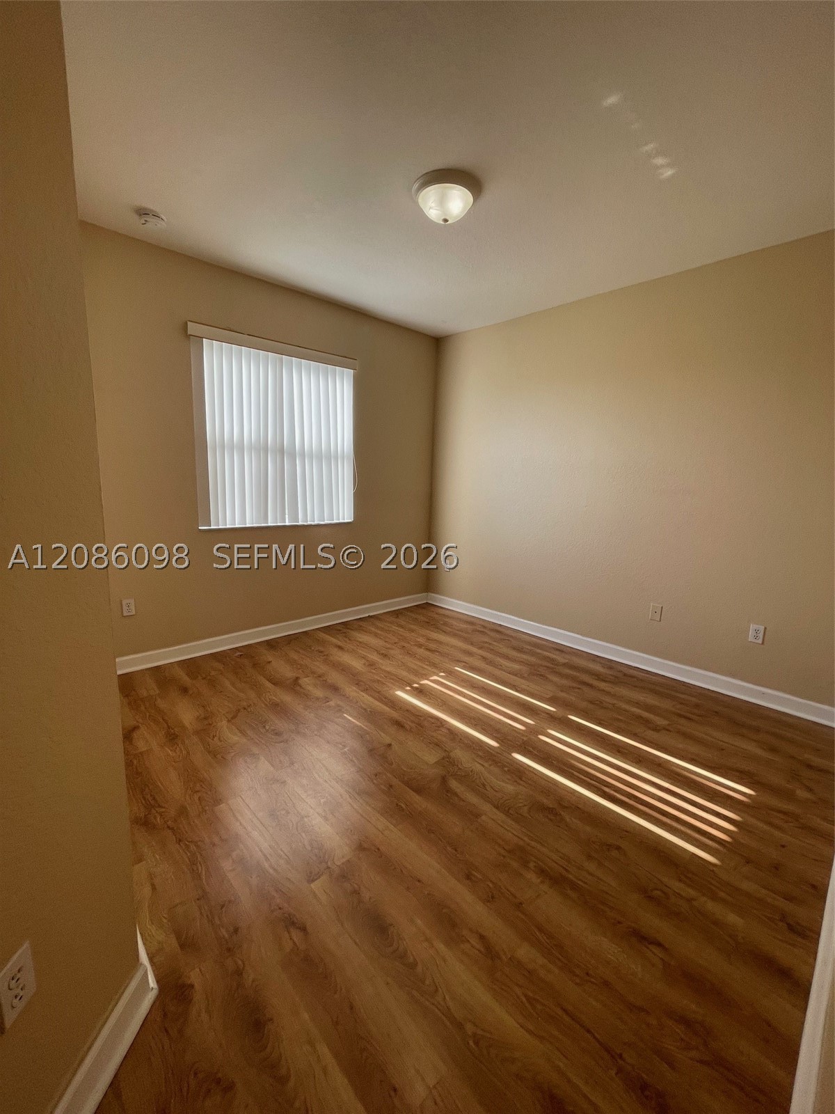 992 Ne 41st Pl Property Photo 10