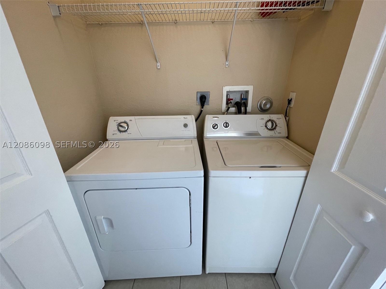 992 Ne 41st Pl Property Photo 11