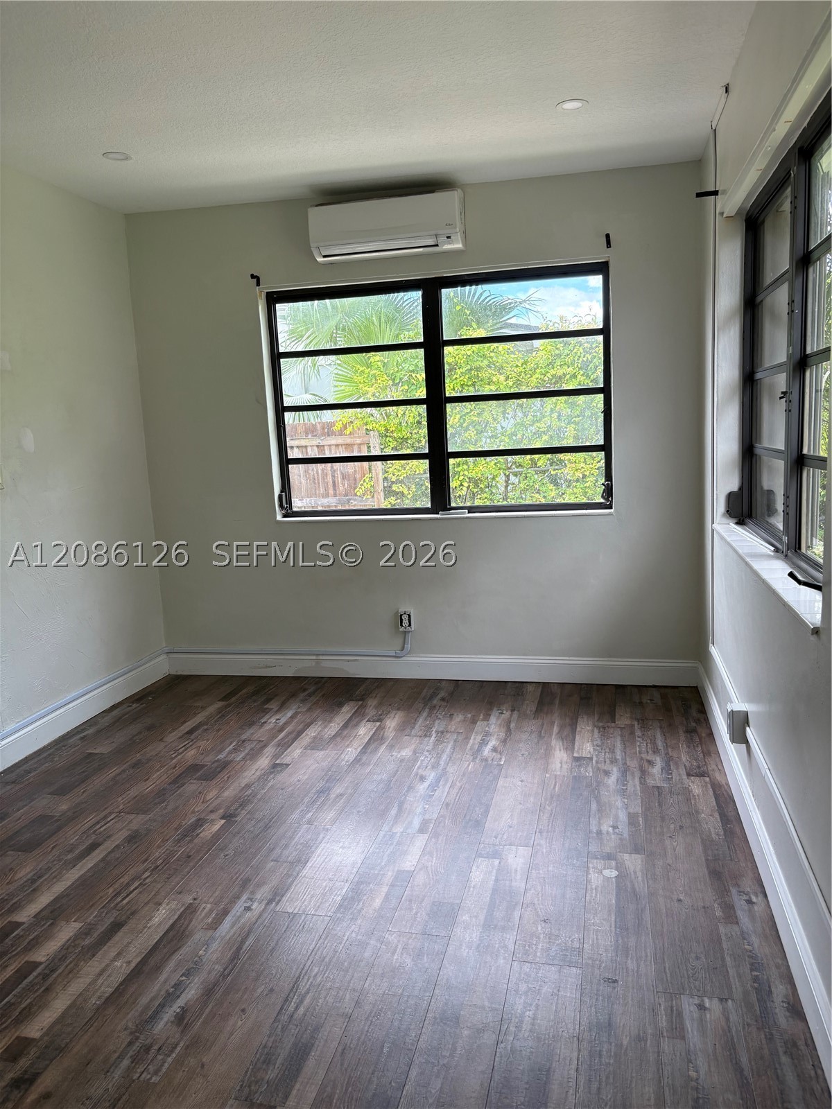 1561 Nw 8th Ter 1561 Property Photo 14