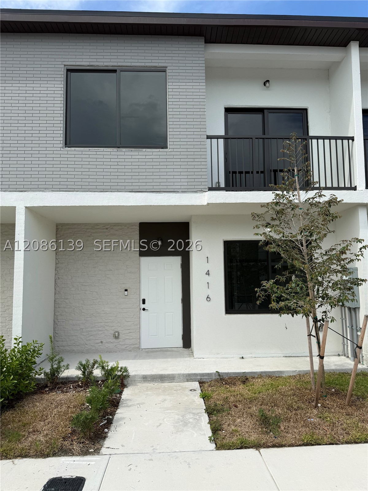 1416 NW 6th Ter Property Photo 1