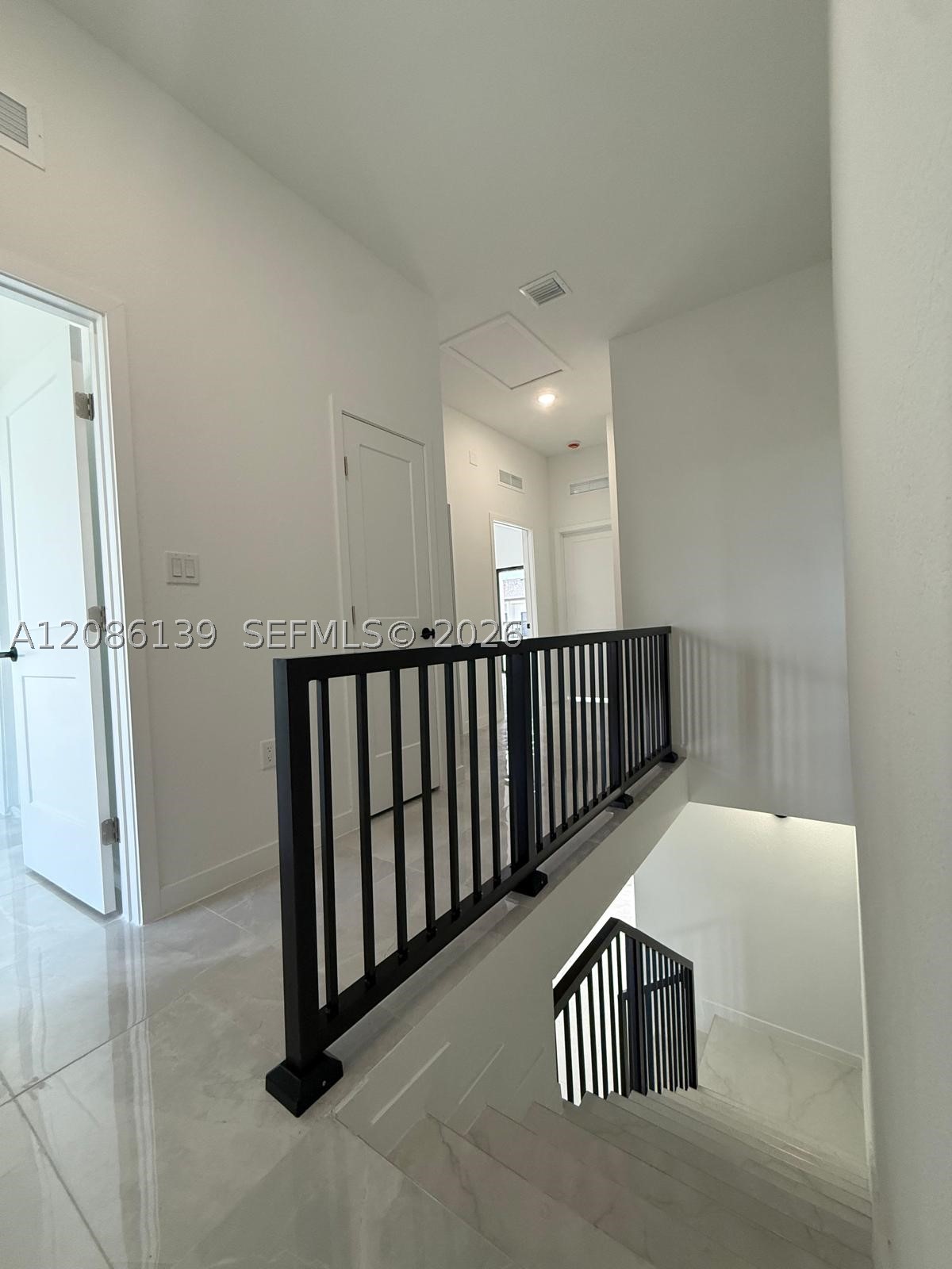 1416 Nw 6th Ter Property Photo 3