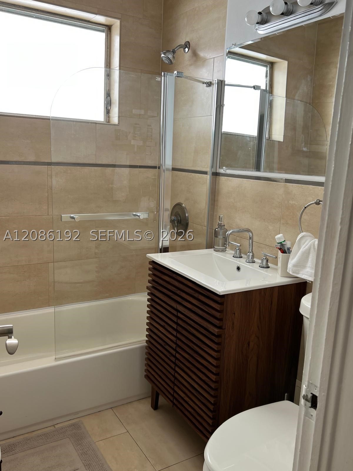 1551 Michigan Ave 8 Property Photo 7