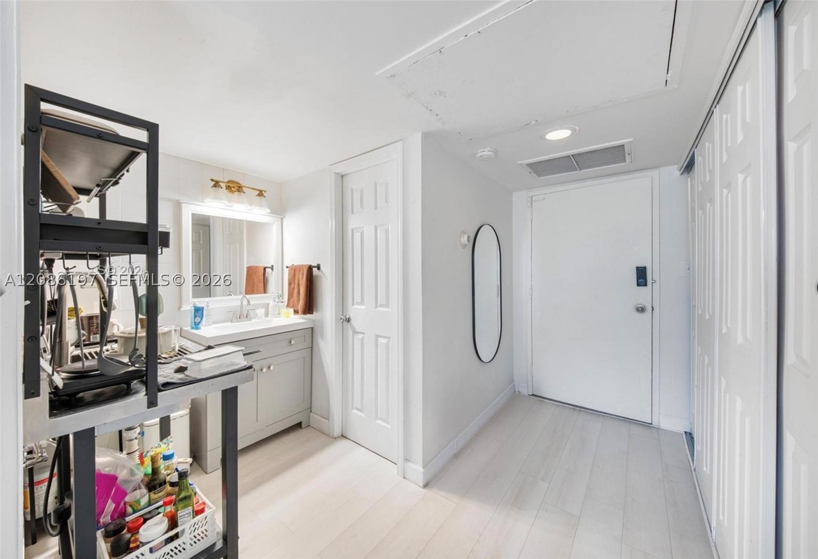 11111 Biscayne 2d Property Photo 4