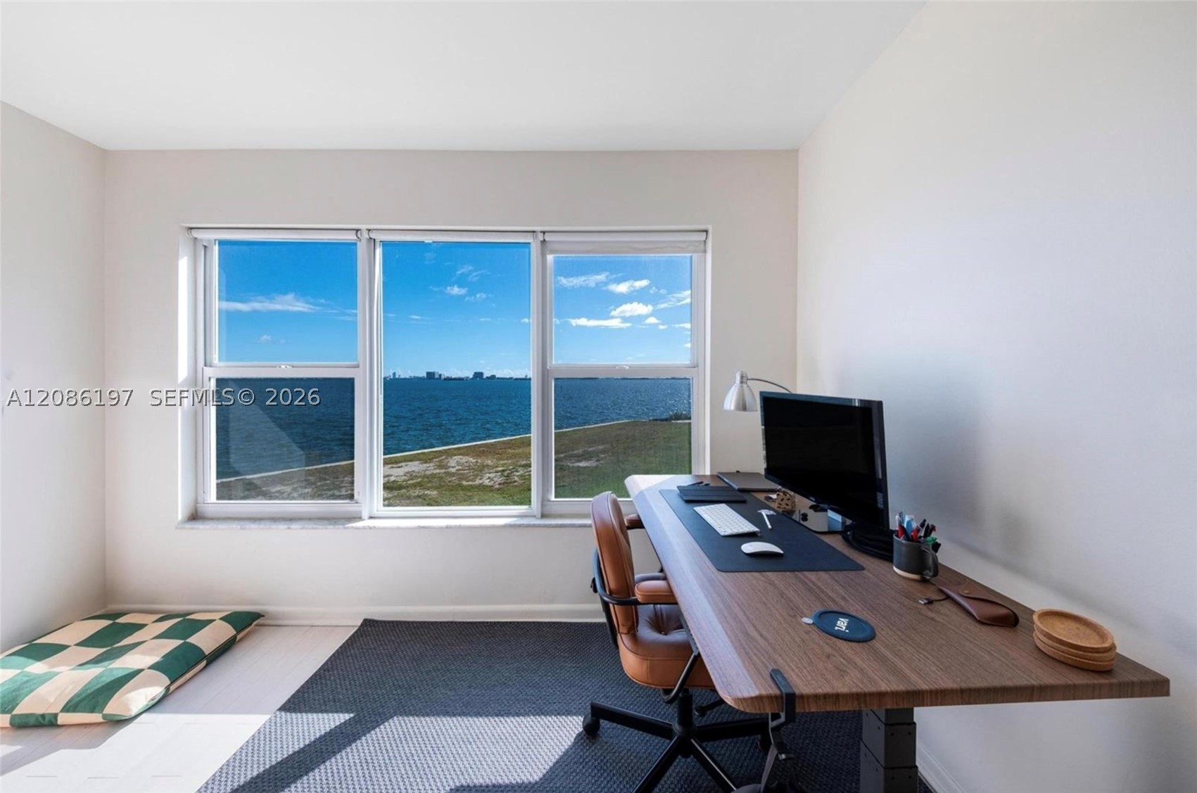 11111 Biscayne 2d Property Photo 10