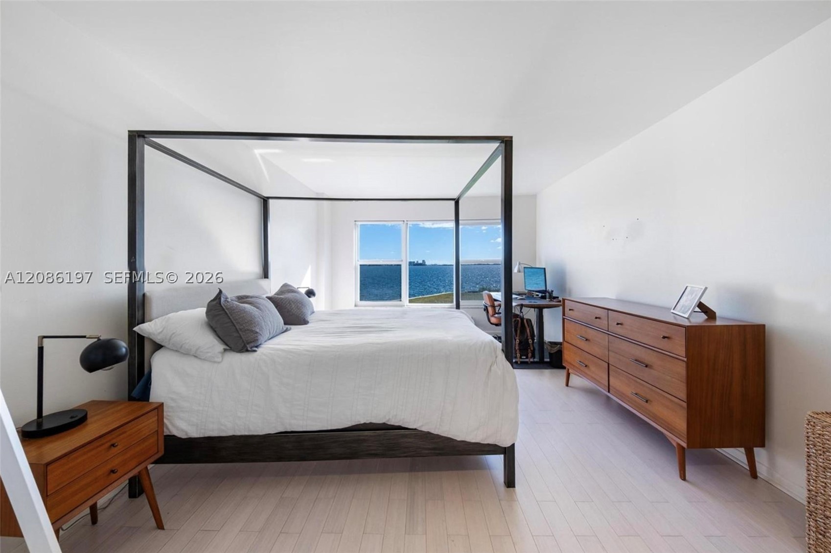 11111 Biscayne 2d Property Photo 11