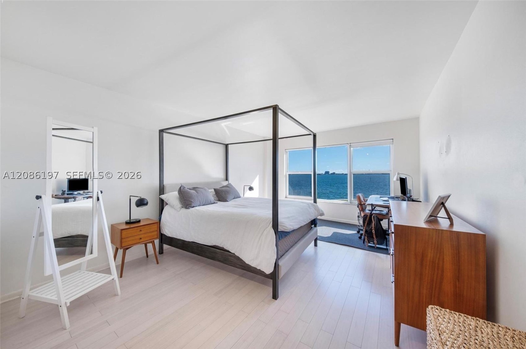 11111 Biscayne 2d Property Photo 12