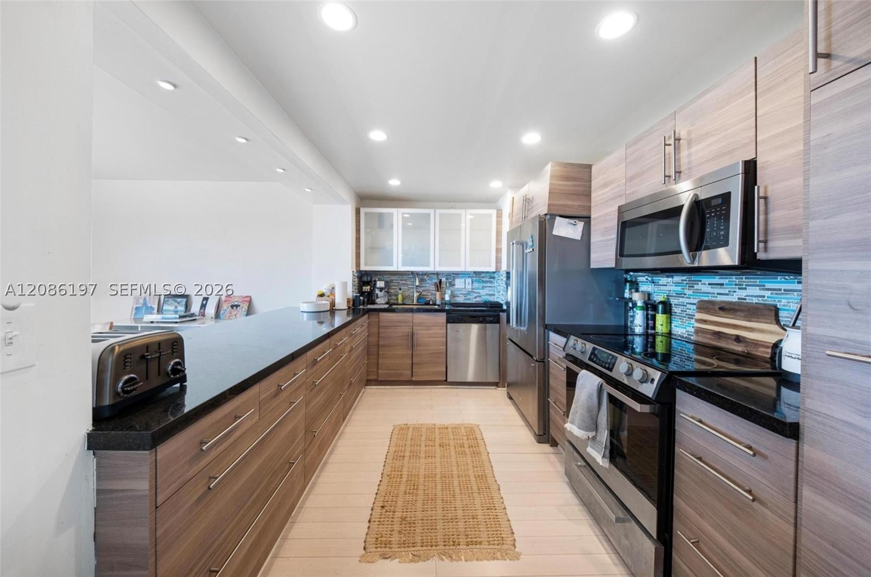 11111 Biscayne 2d Property Photo 15
