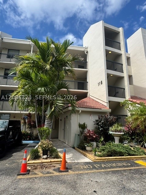 116 Lake Emerald Dr 202 Property Photo 1