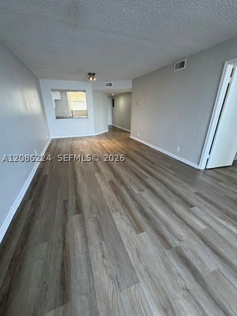 116 Lake Emerald Dr 202 Property Photo 3