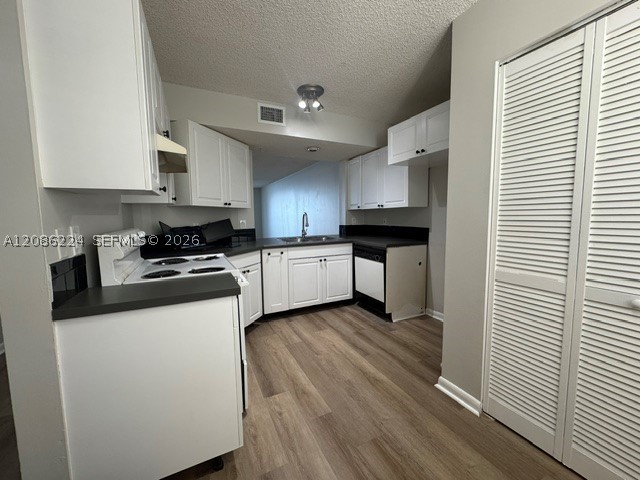 116 Lake Emerald Dr 202 Property Photo 4