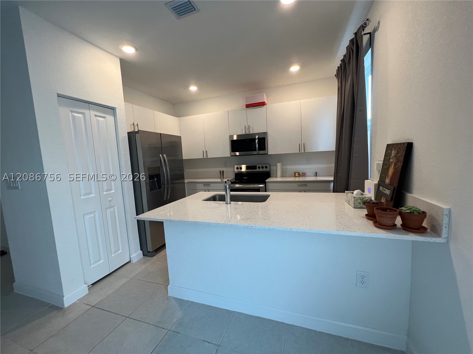 2634 Se 10th St 2634 Property Photo 4