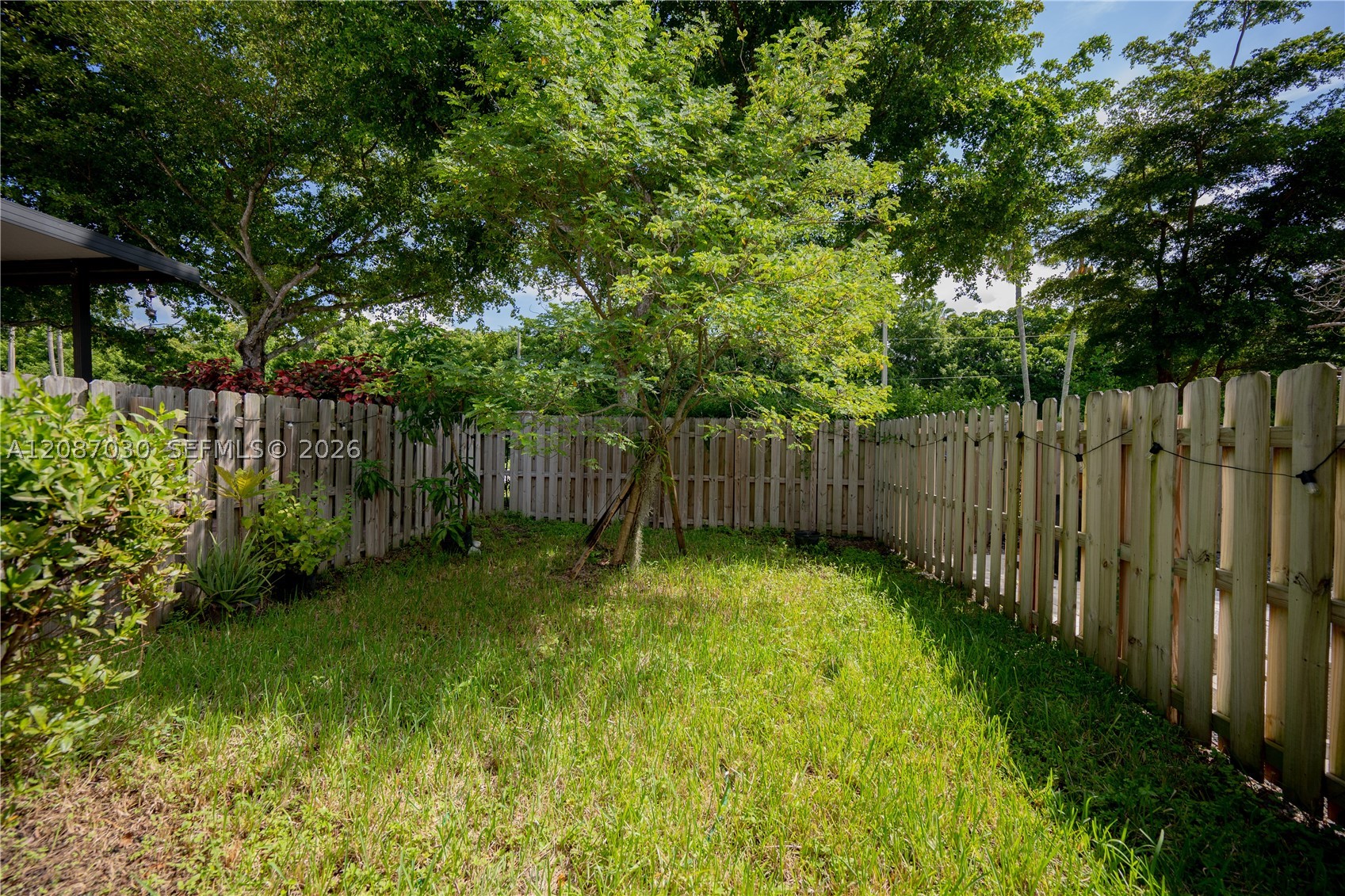 1231 Se 27th Ter 0 Property Photo 7