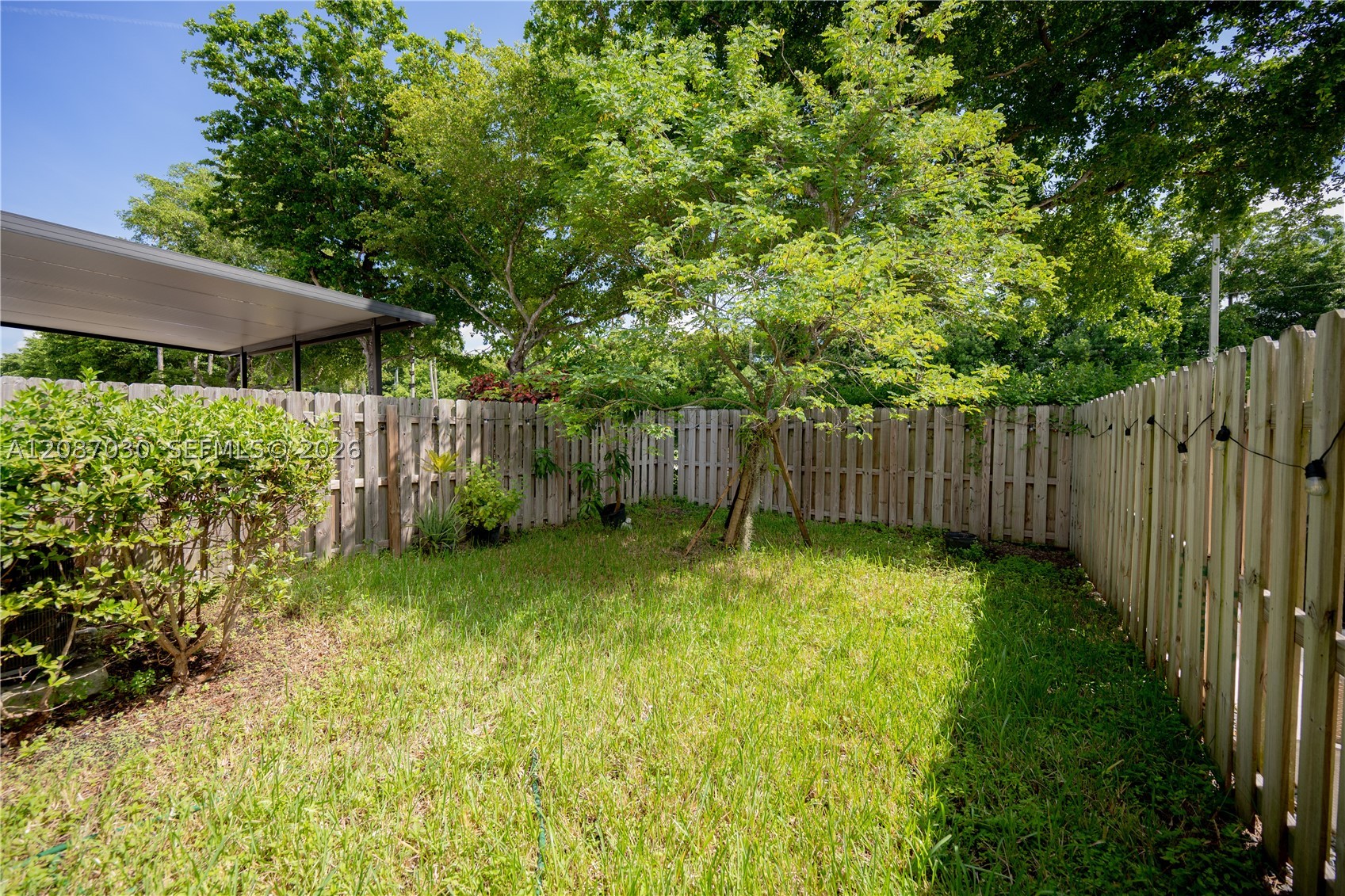 1231 Se 27th Ter 0 Property Photo 9