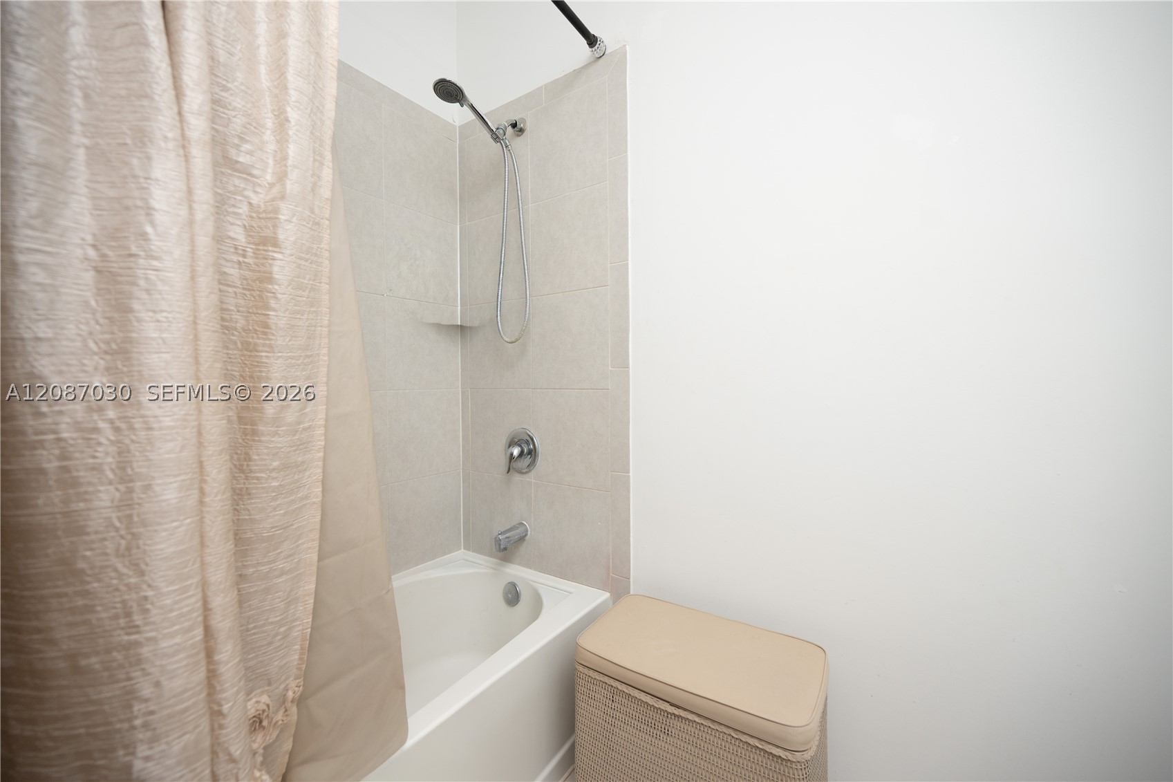 1231 Se 27th Ter 0 Property Photo 16