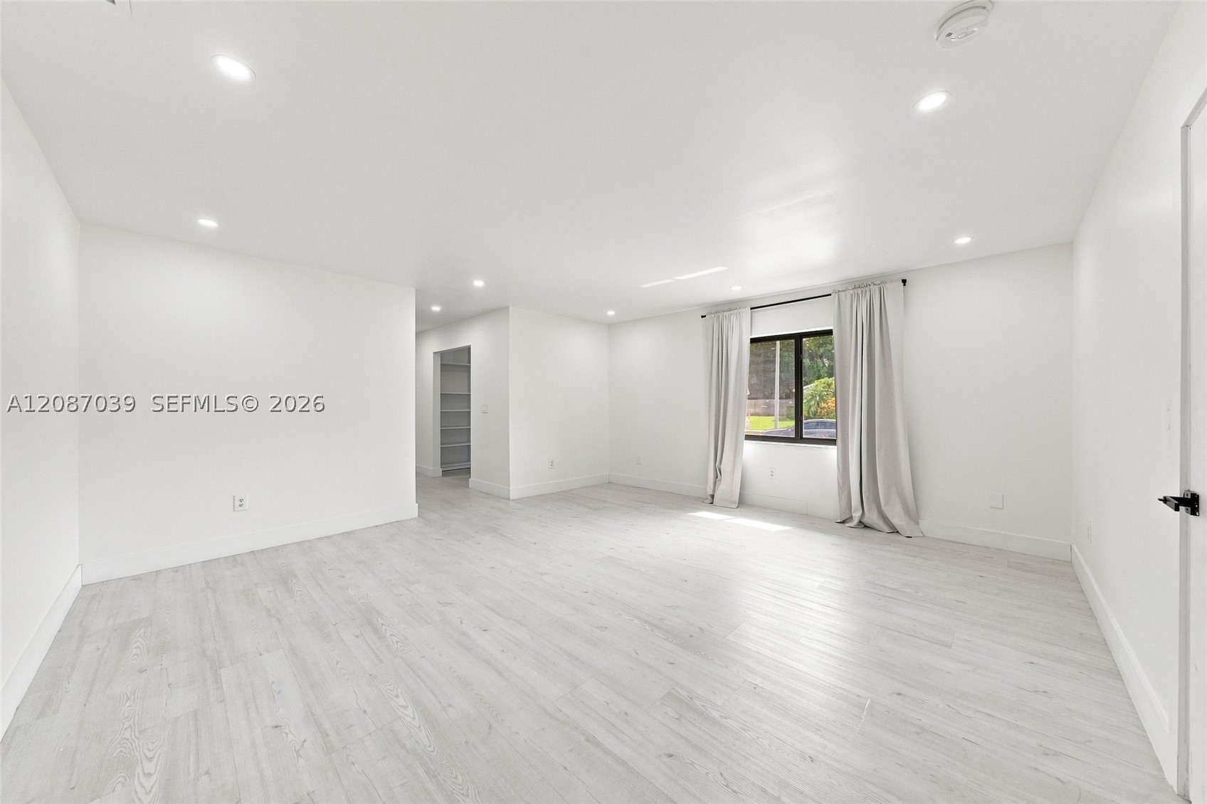 1707 S Curlew Ln Property Photo 15