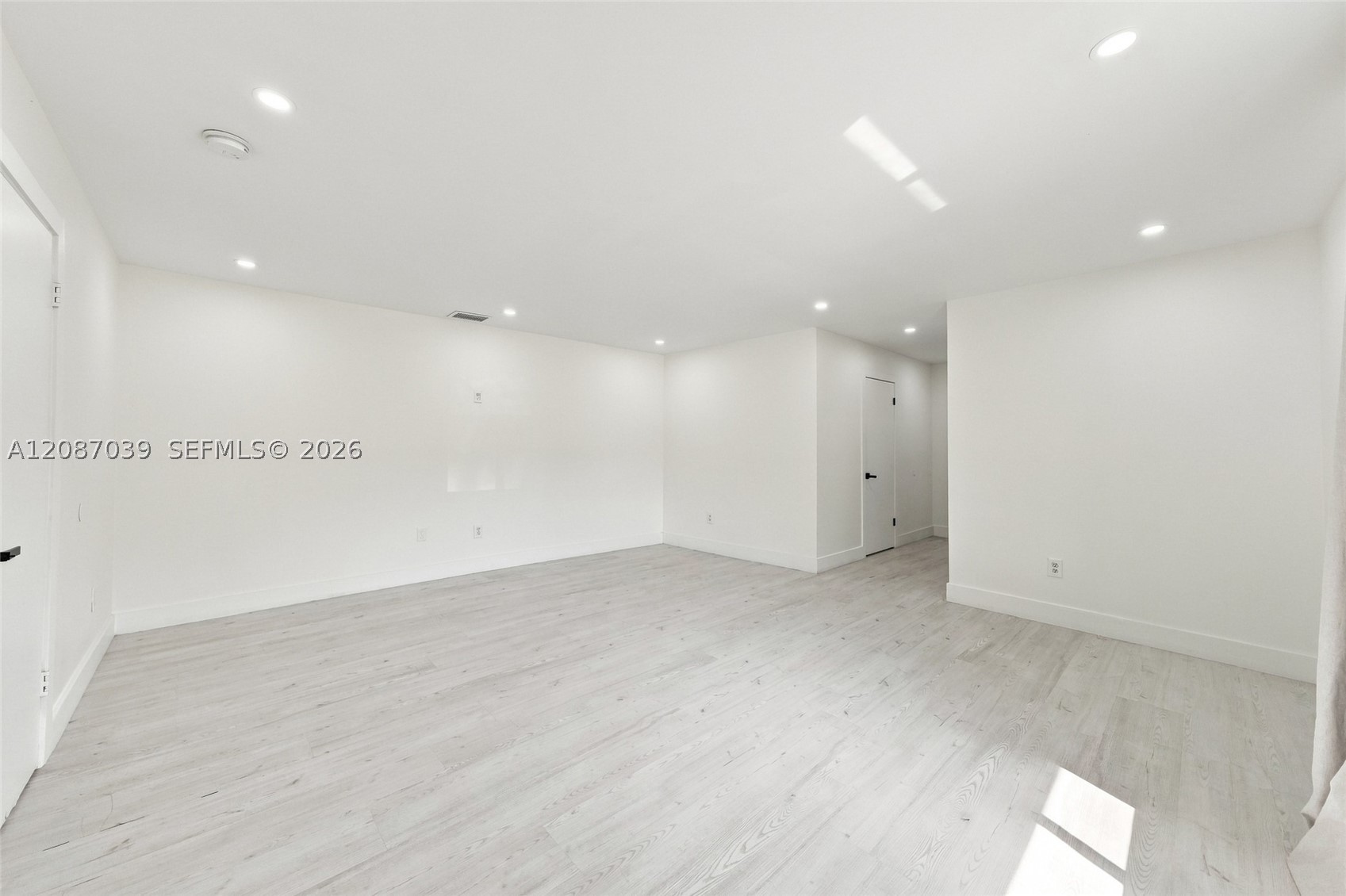 1707 S Curlew Ln Property Photo 17