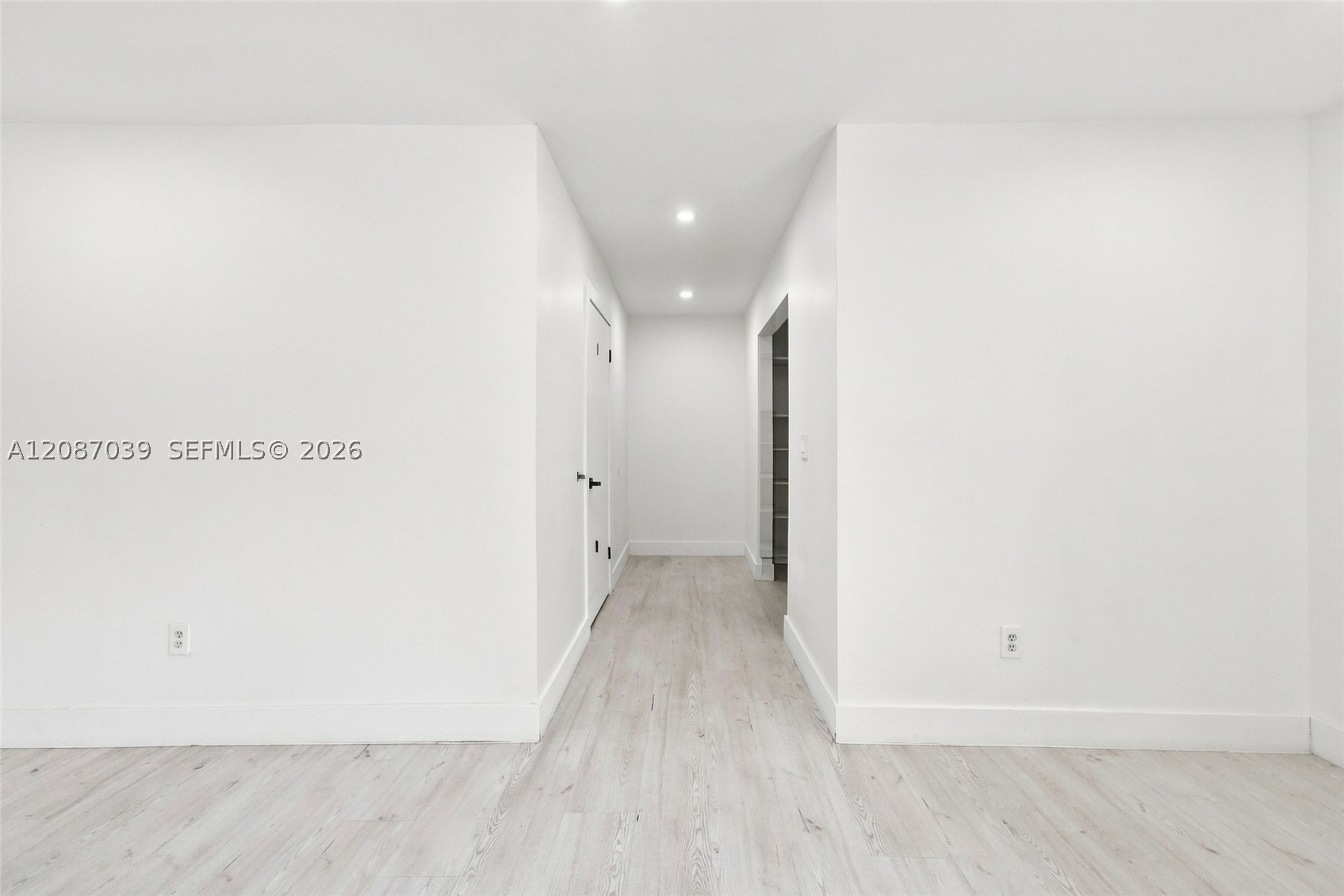 1707 S Curlew Ln Property Photo 18