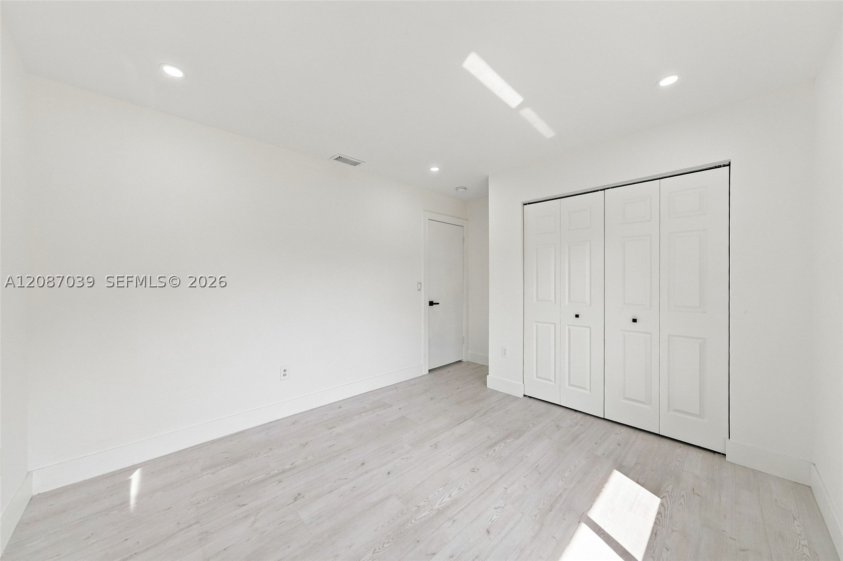 1707 S Curlew Ln Property Photo 24