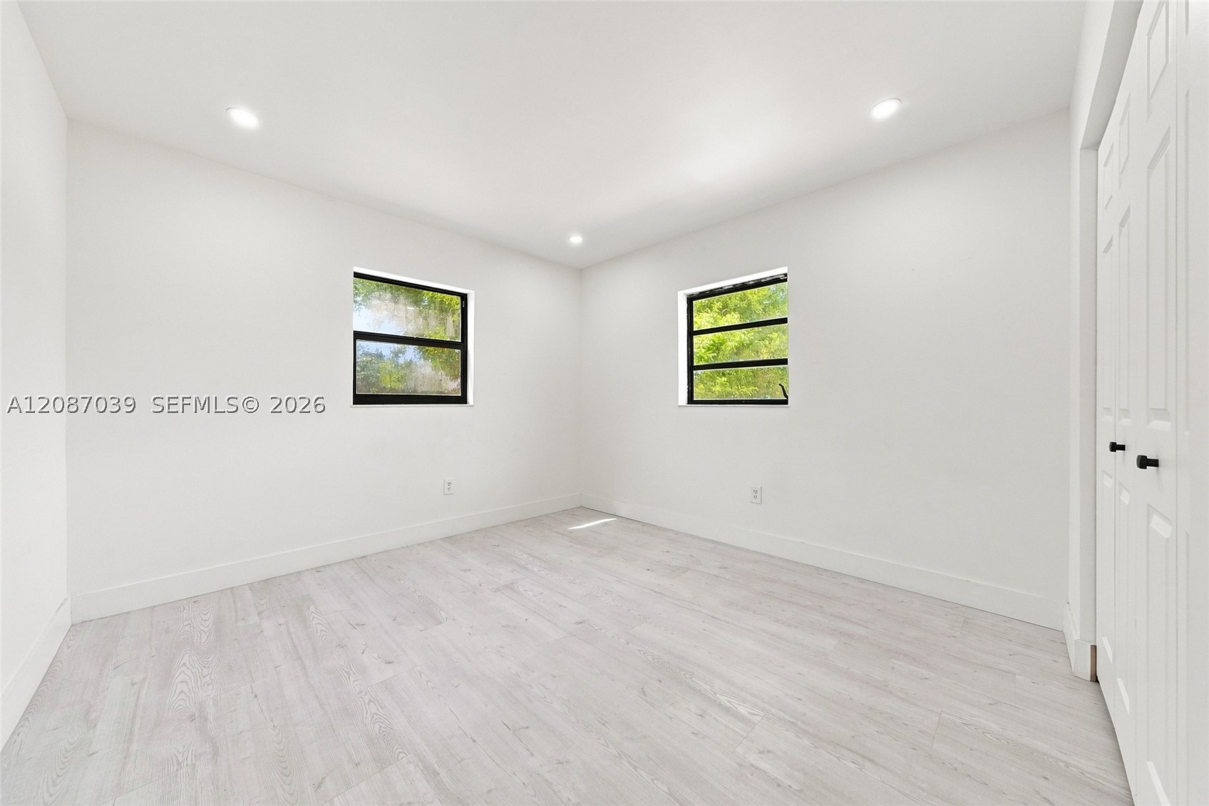 1707 S Curlew Ln Property Photo 27