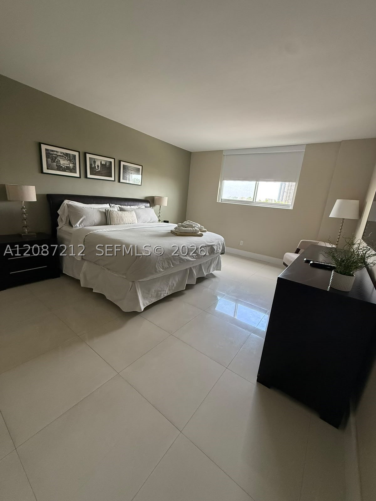 19370 Collins Ave 418 Property Photo 16