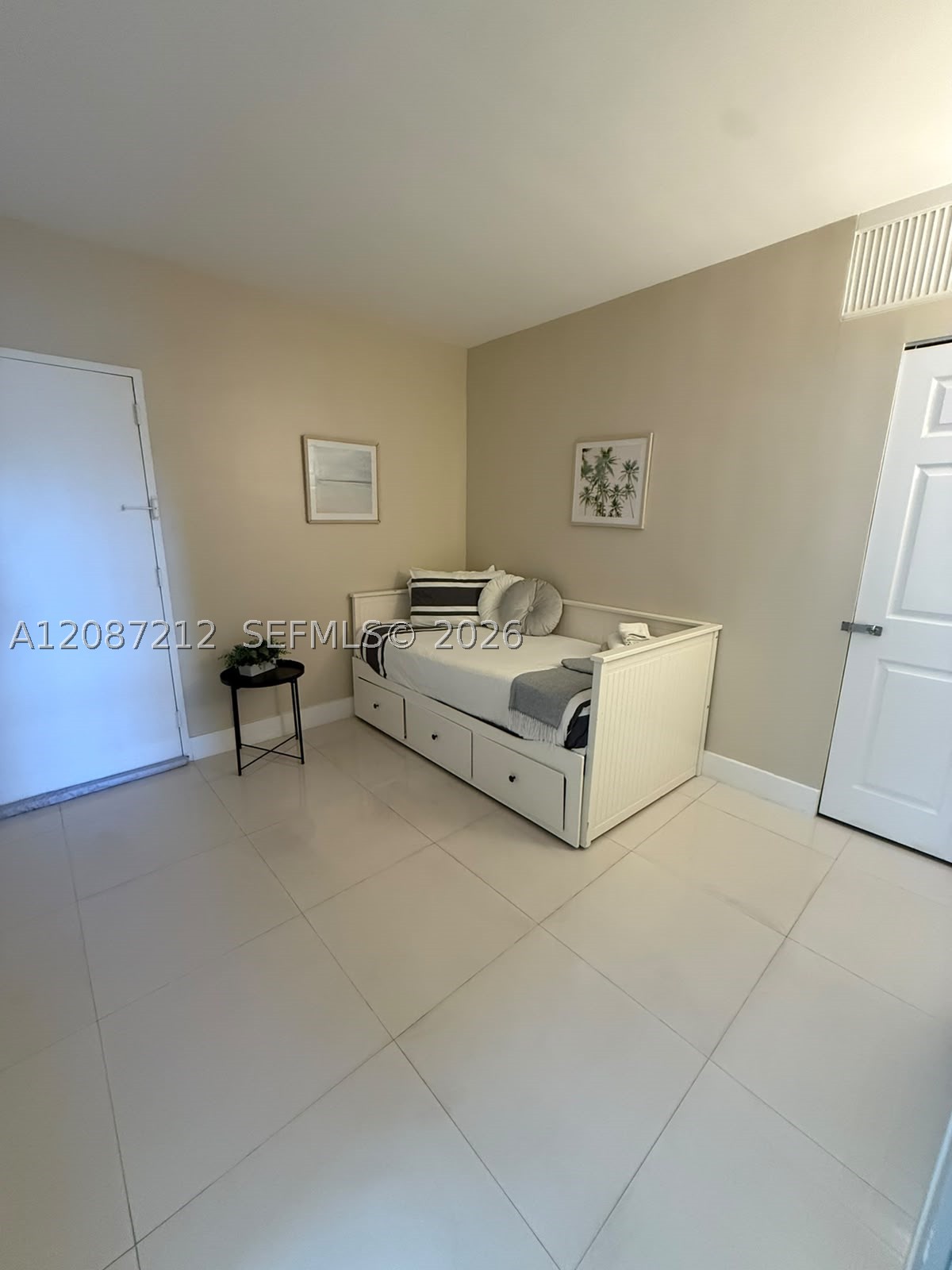 19370 Collins Ave 418 Property Photo 22