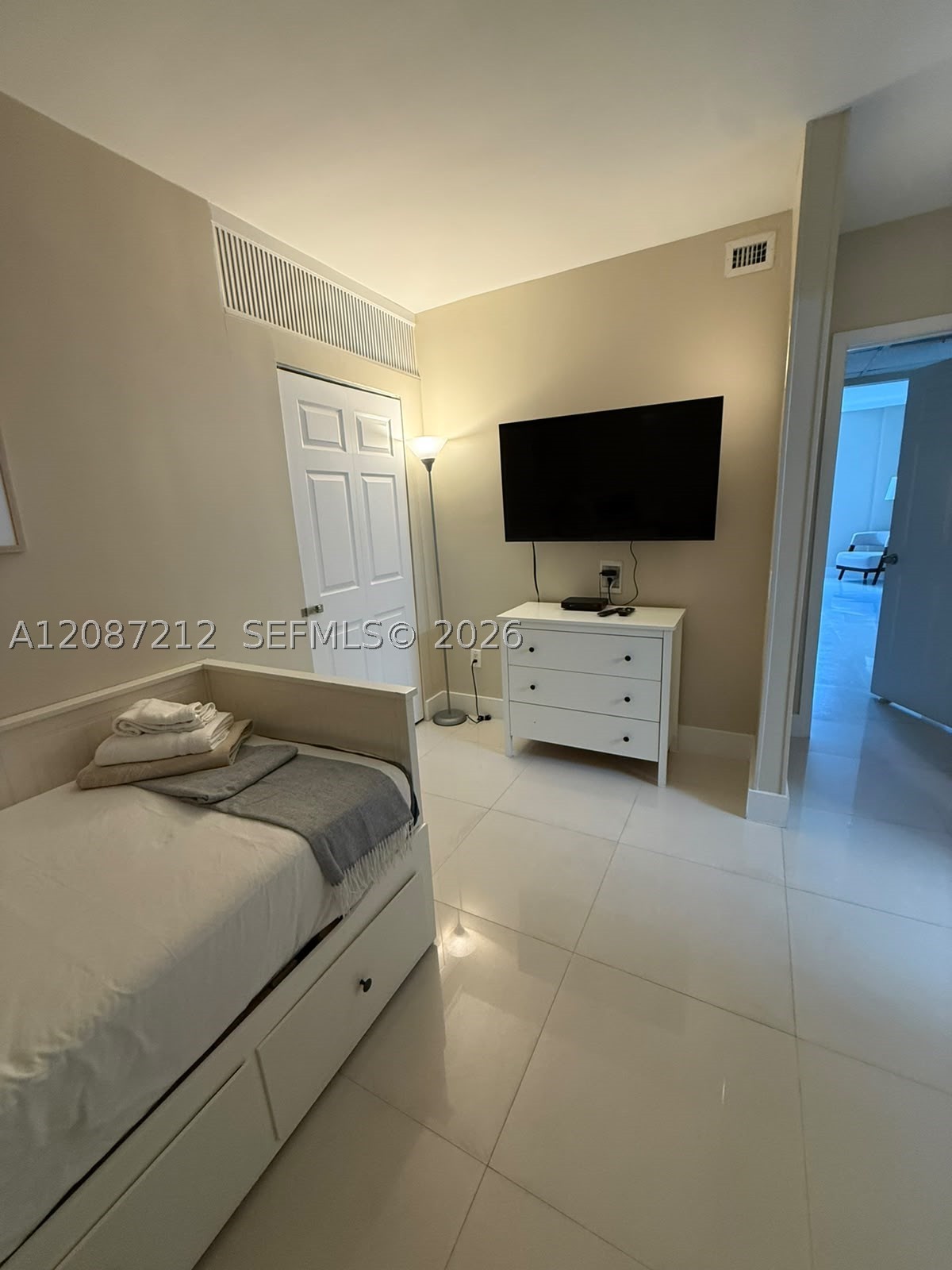 19370 Collins Ave 418 Property Photo 23