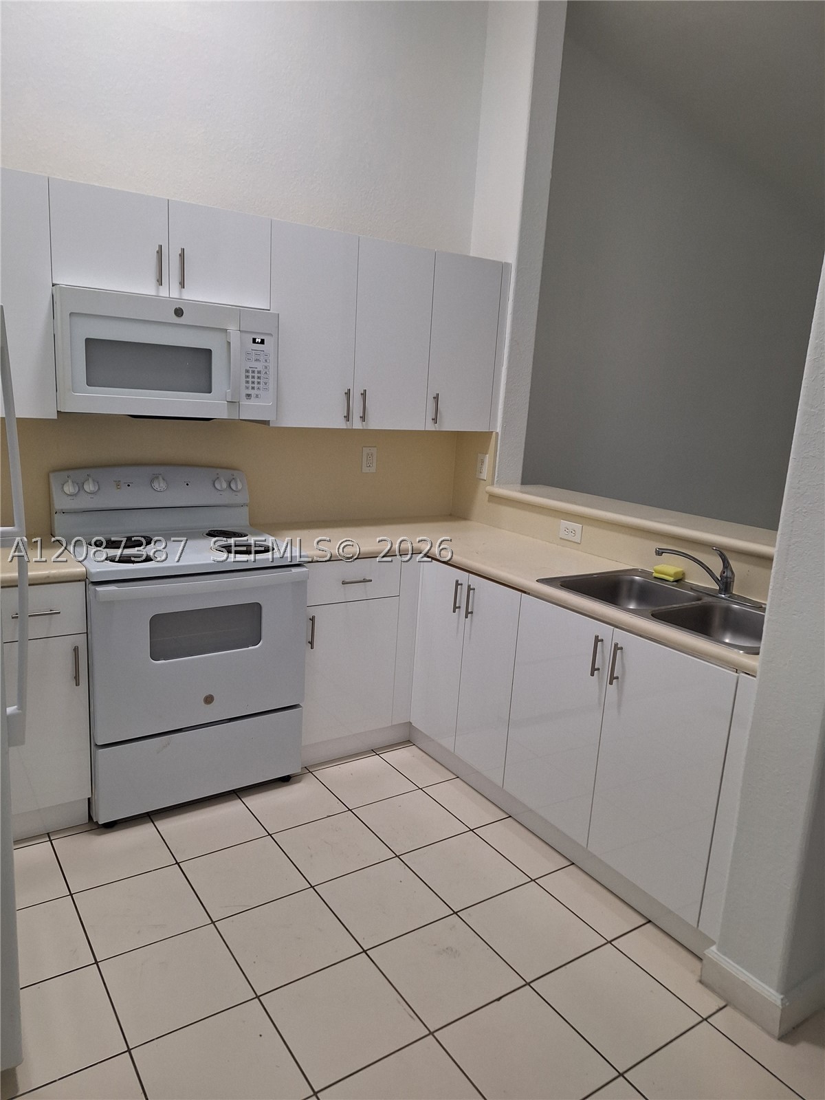 1666 Se 27th Ct 204 Property Photo 4
