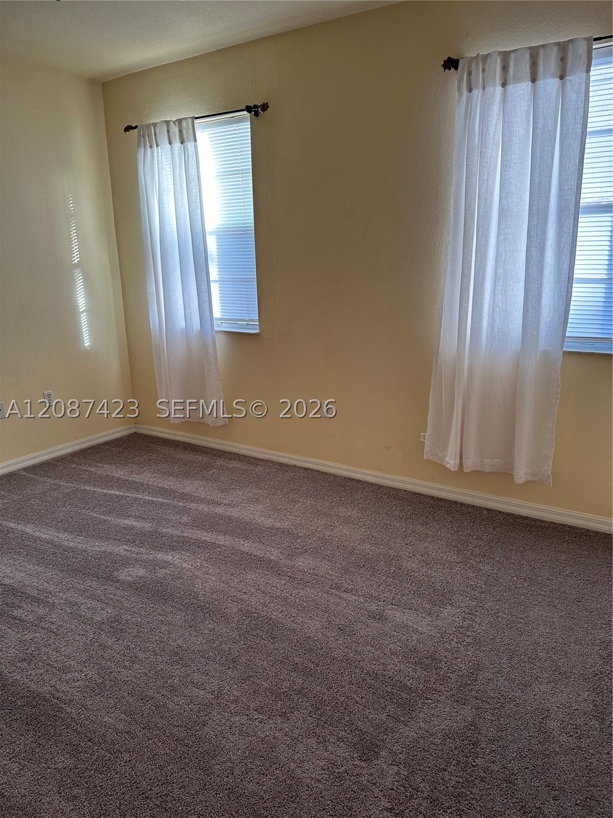645 E Mowry Ct Property Photo 9