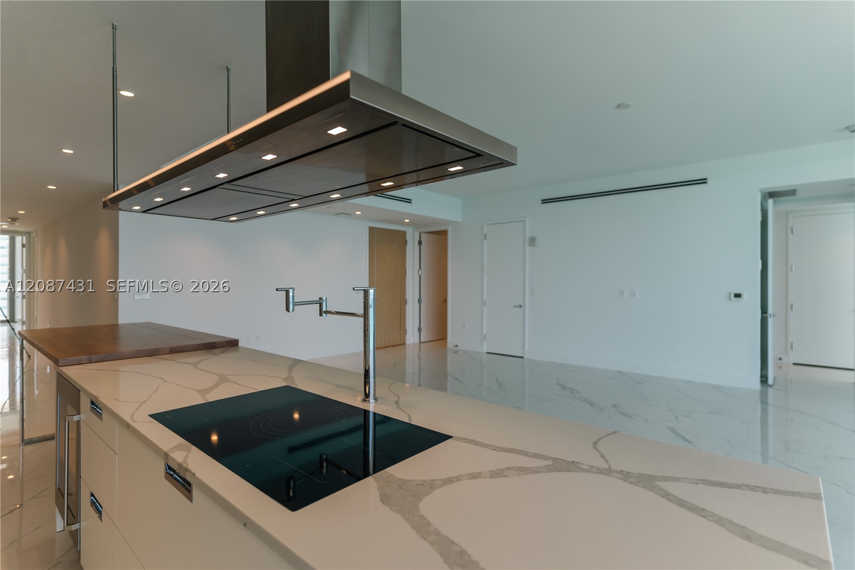 15701 Collins Ave 702 Property Photo 12